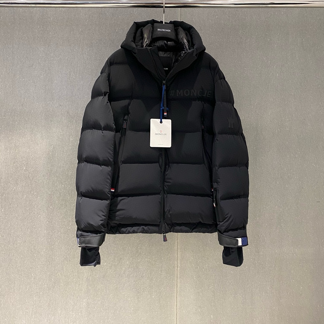 P1560 Moncler outono/inverno 2024 Novo 💥 Casaco de penas com capuz da série Ski 🔥Preenchido com 90 penas de pato branco Super resistente ao frio Detalhado para a versão Tamanho: 12.3.4.5.