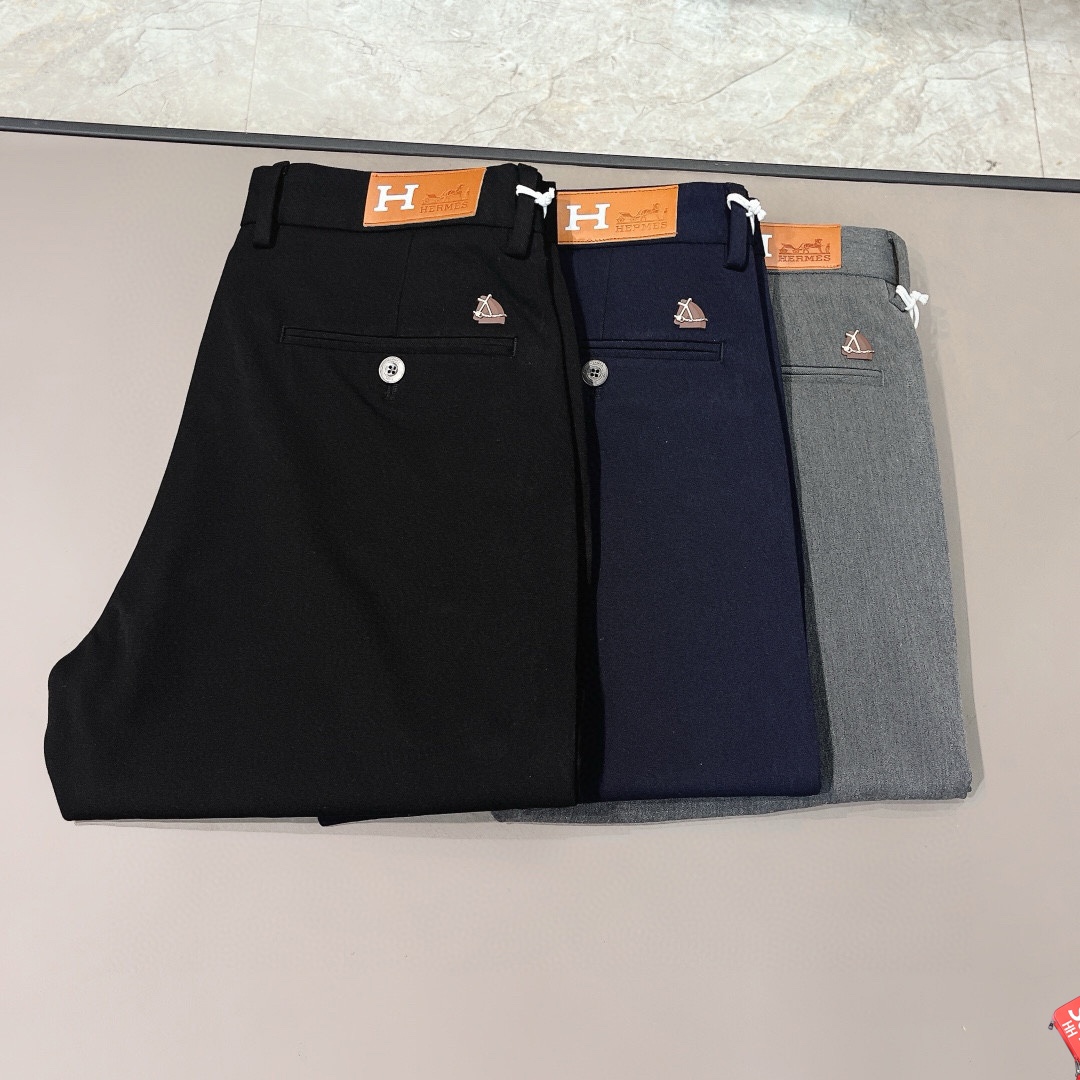 P480 Hermes Hermes 2024 Automne/Hiver Asia Counter Collection derniers modèles ! Marchandises haut de gamme Personnalisation haut de gamme Slim pantalon d'affaires décontracté pantalon de costume Matériel original Les loisirs quotidiens d'affaires sont entièrement applicables aux modèles sur l'effet du corps est super positif tridimensionnel Slim ligne de jambe de hanche complètement obtenir à mettre en évidence contenant Tencel tissus de coton spécial ! Appartient au type de coton tissé de couleur ! La texture est serrée et délicate sur le corps est très confortable et élégant et extrêmement portable polyvalent très digne d'obtenir ! Les anciens clients doivent recevoir recommandé ! Taille : 29-40-haute imitation usine