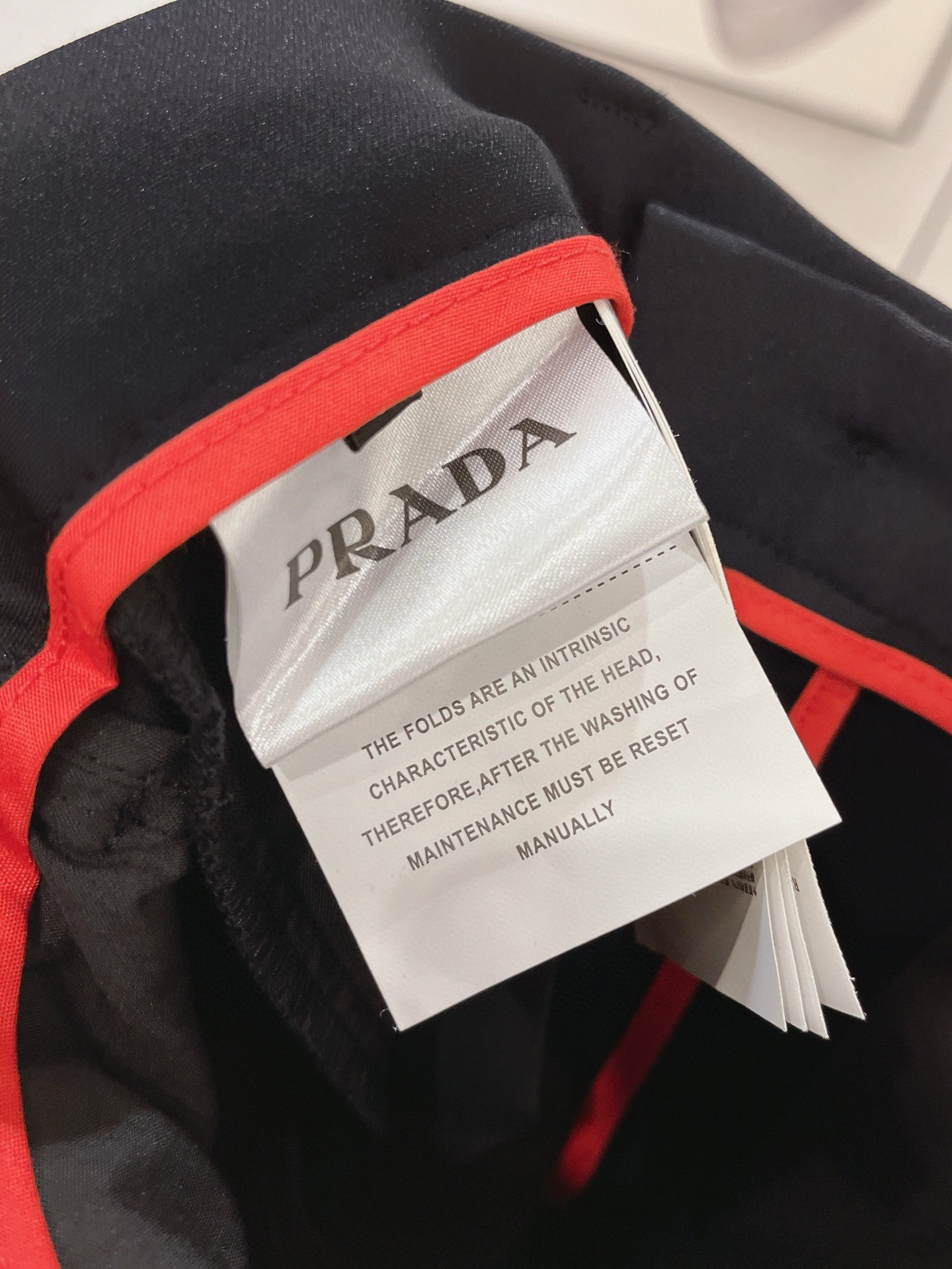 ¡P480 Prada Prada 2024 Otoño / Invierno Asia Contador Colección Nuevos Modelos! ¡Bienes de gama alta de gama alta a medida Slim pantalones de negocios pantalones de traje casual hardware original diario de ocio de negocios son plenamente aplicables a los modelos en el cuerpo efecto es super positivo tridimensional Slim líneas de la pierna de la cadera están totalmente de relieve que contiene Tencel tejido de algodón especial! ¡Pertenece al tipo de color de algodón tejido! ¡La textura es apretado y delicado en el cuerpo es muy cómodo y elegante y muy usable versátil muy vale la pena conseguir! ¡Los clientes antiguos deben recibir recomendado! Tamaño: 29-40- réplica de bolsos de alta calidad