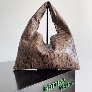 Image[1]-BOTTEGA VENETA Ploughman's Women's Small Hop Python 🐍 La 📣📣📣📣 La série Snakeskin est également une longue période sur le nouveau cette fois permet également aux gens de témoigner du fait que Hop est de plus en plus populaire Hop est populaire en raison de sa capacité caractéristiques simples et généreuses souvent difficile à trouver Hop simple motif de surface en cuir couleur claire et pleine Hop beauté sauvage pour montrer le sens de la mode seulement vraiment apprécier ce sens de la mode, seulement vraiment apprécier ce sens de la mode. La simplicité de Hop sera la beauté sauvage de la peau de serpent pour montrer le plus ce sens de la mode seulement vraiment apprécier les gens peuvent réaliser Modèle : 794939 Taille : 41 * 20.5 * 7.5cm - haute imitation usine