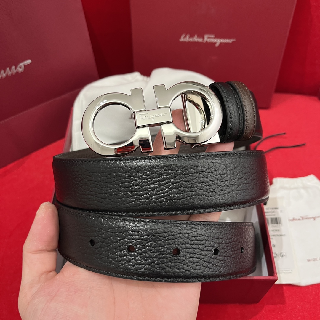 Ferragamo Support NXP chip scanning code Both sides imported from Italy original lychee pattern not the ordinary version Exquisite palladium effect buckle Width 35mm The belt is adjustable and can be tailored to achieve a slimming effect.