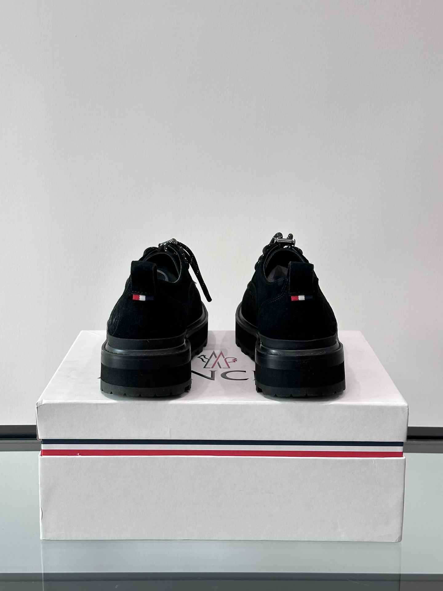 Photo [7]-Moncler Moncler automne et hiver chaussures décontractées est la personnalité de l'homme distinctif produit unique à l'aide de couture en cuir de vache souple loisirs en plein air ont modèle semelle extérieure en TPU + semelle extérieure en caoutchouc avec haute élasticité et haute résistance à l'abrasion pour améliorer le confort!P920 yuan Taille : 39-44 (38.45 sur mesure) peut être personnalisé Maurice sacs à main de haute qualité !