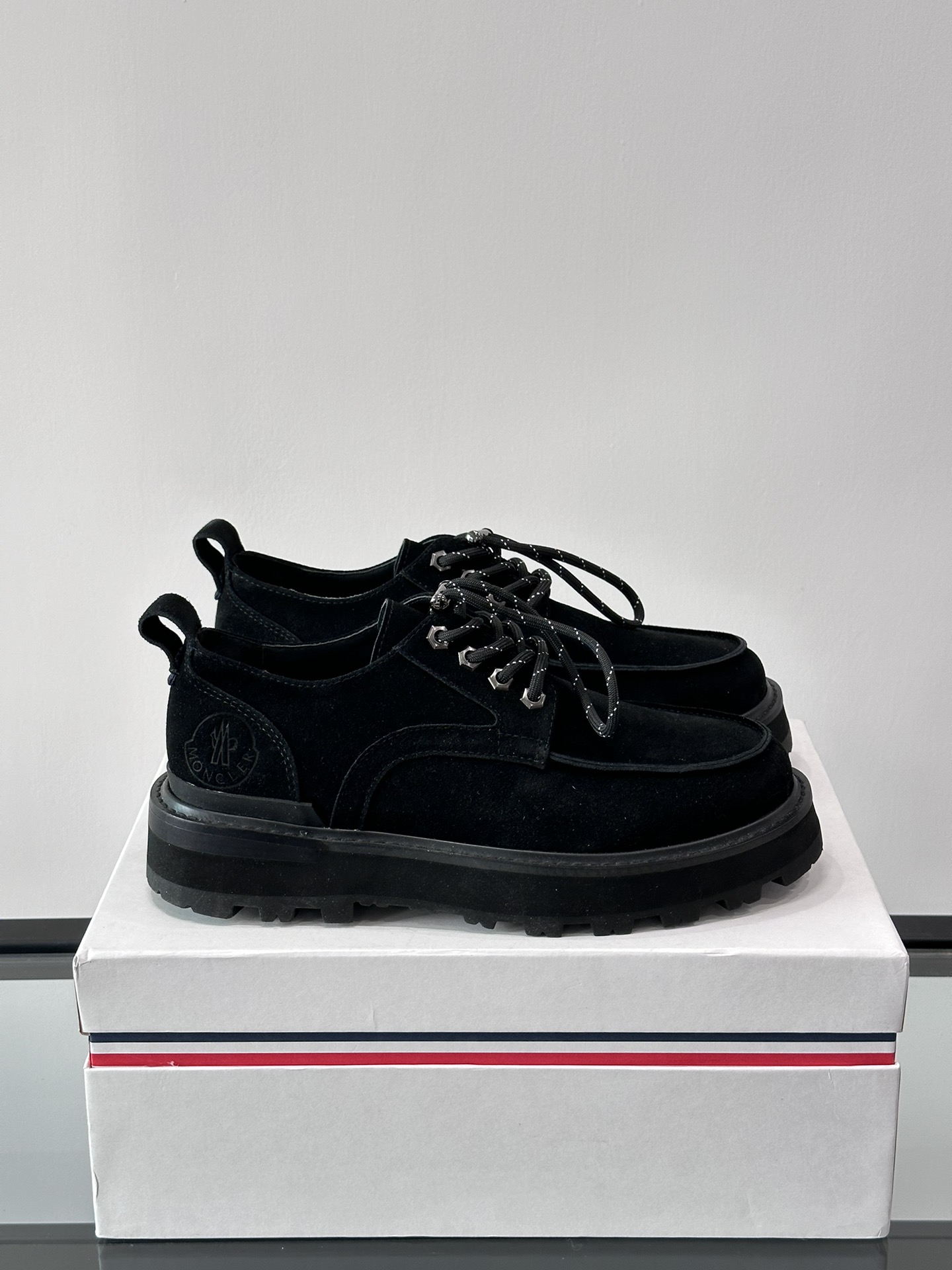 Moncler Moncler automne et hiver chaussures décontractées est une forte personnalité de l'homme produit unique à l'aide de cuir de vache souple épissage loisirs en plein air ont modèle semelle extérieure à l'aide de TPU + semelle extérieure en caoutchouc avec haute élasticité et haute résistance à l'usure pour améliorer le confort !P920 yuan Taille : 39-44 (38.45 personnalisé) peut être personnalisé fourrure