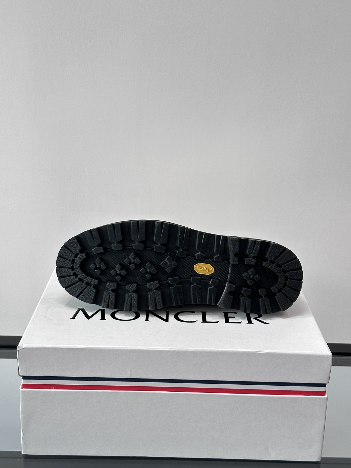 Photo [9]-Moncler Moncler automne et hiver chaussures décontractées est la personnalité de l'homme distinctif produit unique en utilisant cuir de vache souple coutures modèle de loisirs en plein air semelle extérieure TPU + caoutchouc avec haute élasticité et haute résistance à l'abrasion pour améliorer le confort!P920 yuan Taille : 39-44 (38.45 sur mesure) peut être personnalisé Maurice sacs à main de haute qualité !