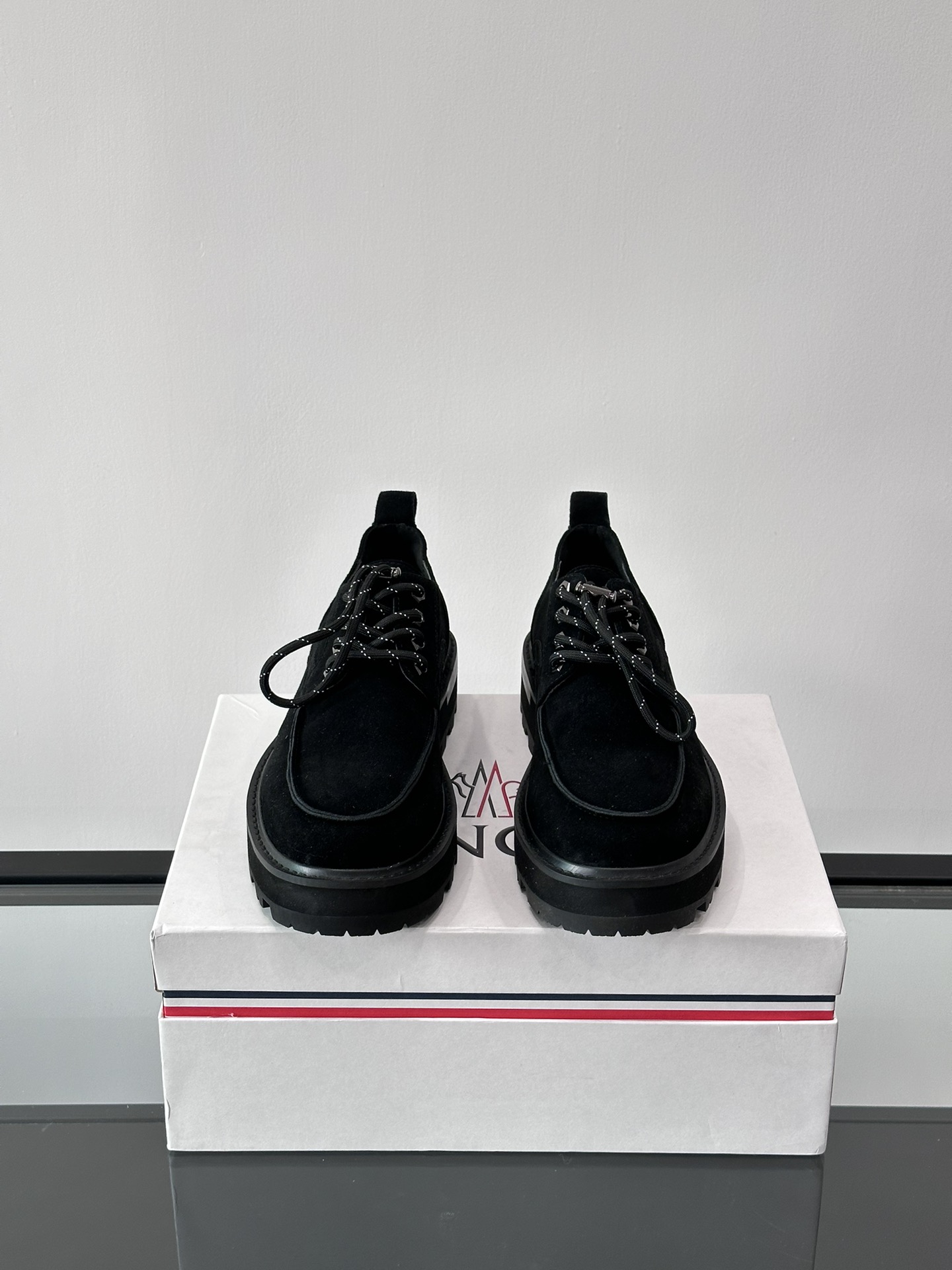 Photo [2]-Moncler Moncler automne et hiver chaussures décontractées est la personnalité de l'homme distinctif produit unique à l'aide de couture en cuir de vache souple loisirs en plein air avec modèle semelle extérieure TPU + semelle extérieure en caoutchouc avec haute élasticité et haute résistance à l'abrasion pour améliorer le confort!P920 yuan Taille : 39-44 (38.45 sur mesure) peut être personnalisé Maurice sacs à main de haute qualité !