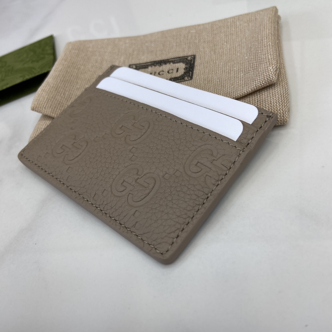 p280🎁🎁GG Emblem Series Super Soft Lycra Colour Embossed/Full Leather Card Case Model : 815883 Size : 10 (L) x 7 (W) Colour : Grey Lycra Full Leather/Italian Creation-High-imitation Factory