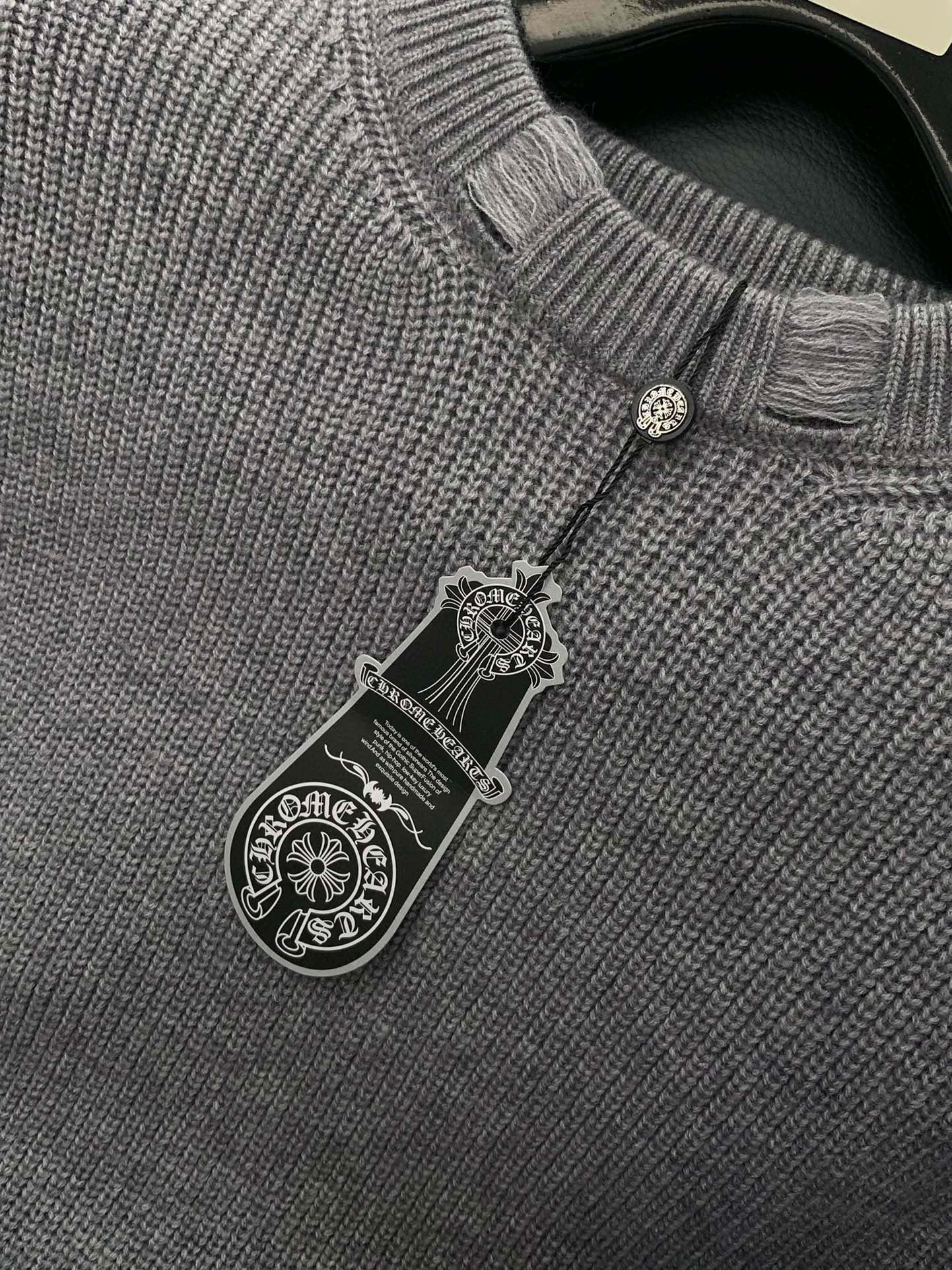 P540 Chrome Hearts Crocodile Hearts Venda outono/inverno 2024 incontornável da camisola de malha de alta qualidade! A peça mais versátil e fácil de usar! Material de alta qualidade, feito à medida, misturado com os elementos de design mais modernos. O calor suave e leve não se cola ao corpo! É muito fácil de combinar com qualquer modelo! Quer o use sozinho ou do avesso, é soberbo e altamente recomendado! Os pormenores do sentido do grau estão muito bem colocados! Muito recomendado! Tamanho: M-4XL (175 140kg uso L máximo 200kg)