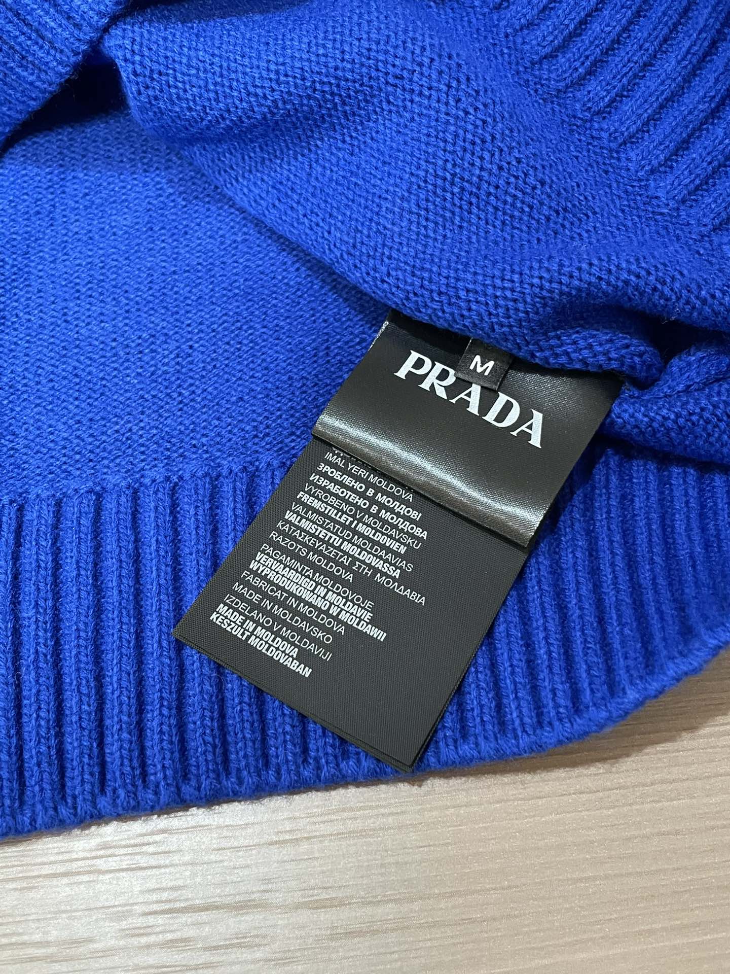 Image [5]-P590 PRADA pull 2024 automne et hiver dernière collection compteur 1:1 top reproduction full quality ! Paragraphe épais hipster must-have produit unique ! Connaître les marchandises du vieux fer se dépêcher vers le bas Tissu : 100% laine taille M ~ 3XL.🌽-High Faux Sacs