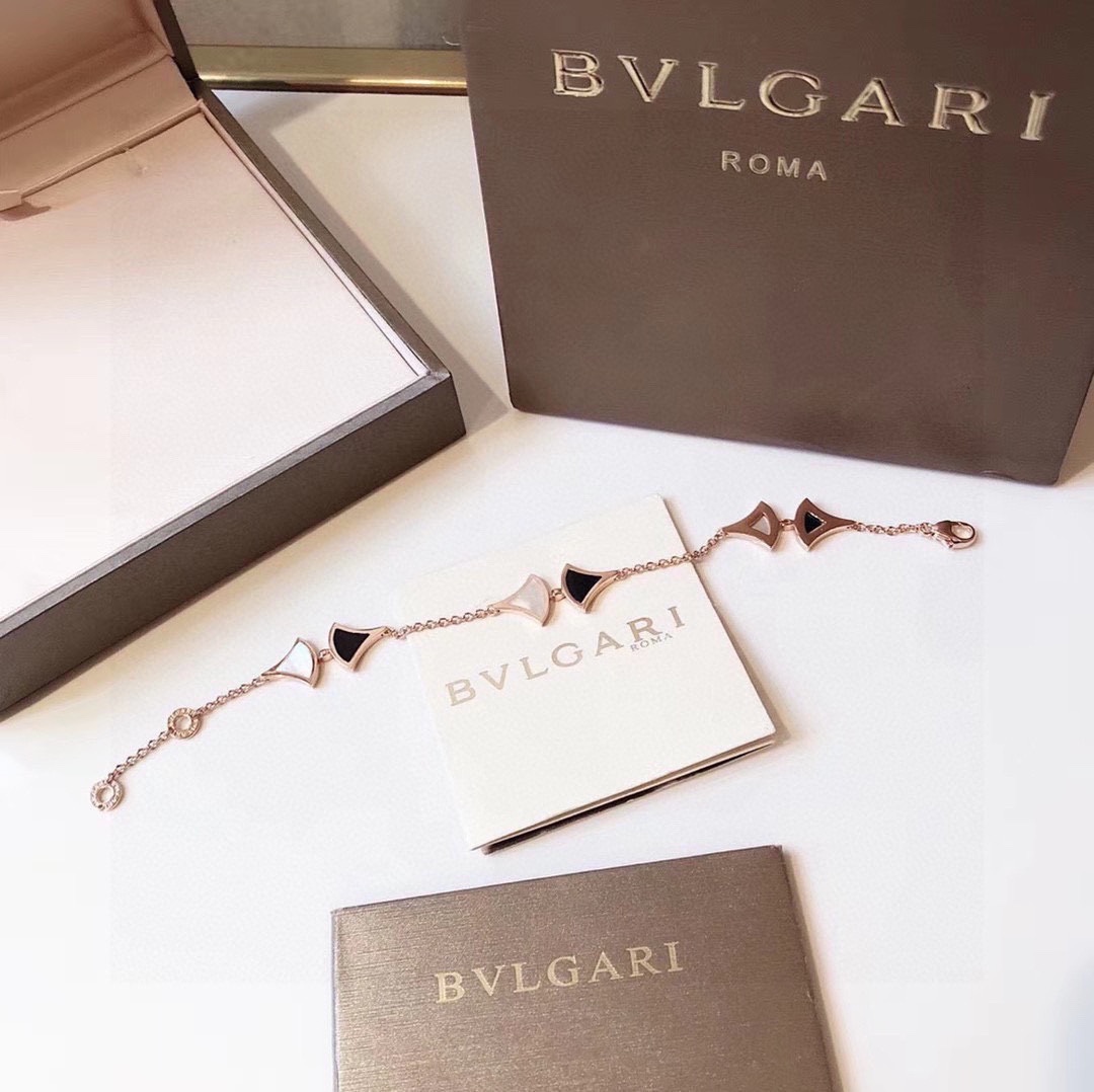 Image [9]-P170 👑Bvlgari Bvlgari Diva Series Black and White Skirt Bracelet Modèles classiques en forme d'éventail Super versatile one Counter original one to one custom Selected German imports with natural agate Plating super thick gold Super beautiful and greasy ah ! 💰-High Fake Bags