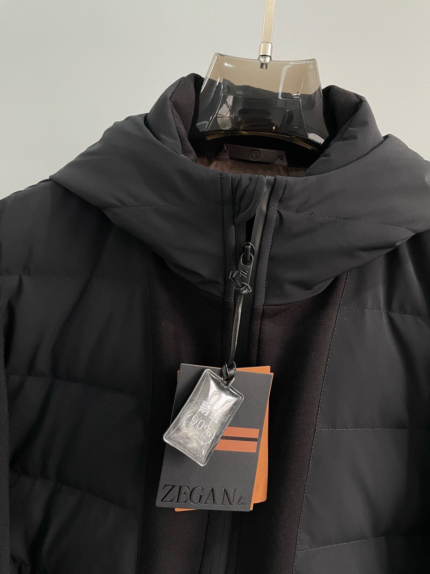 P1420 Zegna Zegna produtos de alta qualidade 2024 outono e inverno ganso para baixo jaqueta original 1: 1 acessórios de hardware personalizados importados originais personalizados Bem-vindo ao balcão para comparar alta qualidade absoluta usando top 90 ganso branco para baixo ultra-macio Enchimento de penas fofo cheio de tecido super pesado barra de acabamento 👍 versão do perfeito Nota ⚠ tecidos são super confortáveis Modelos exclusivos de produtos não comerciais Cores: preto azul homens e mulheres com os mesmos modelos Tamanho: M L XL 2XL 3XL desgaste máximo 190 kg - fábrica de alta imitação