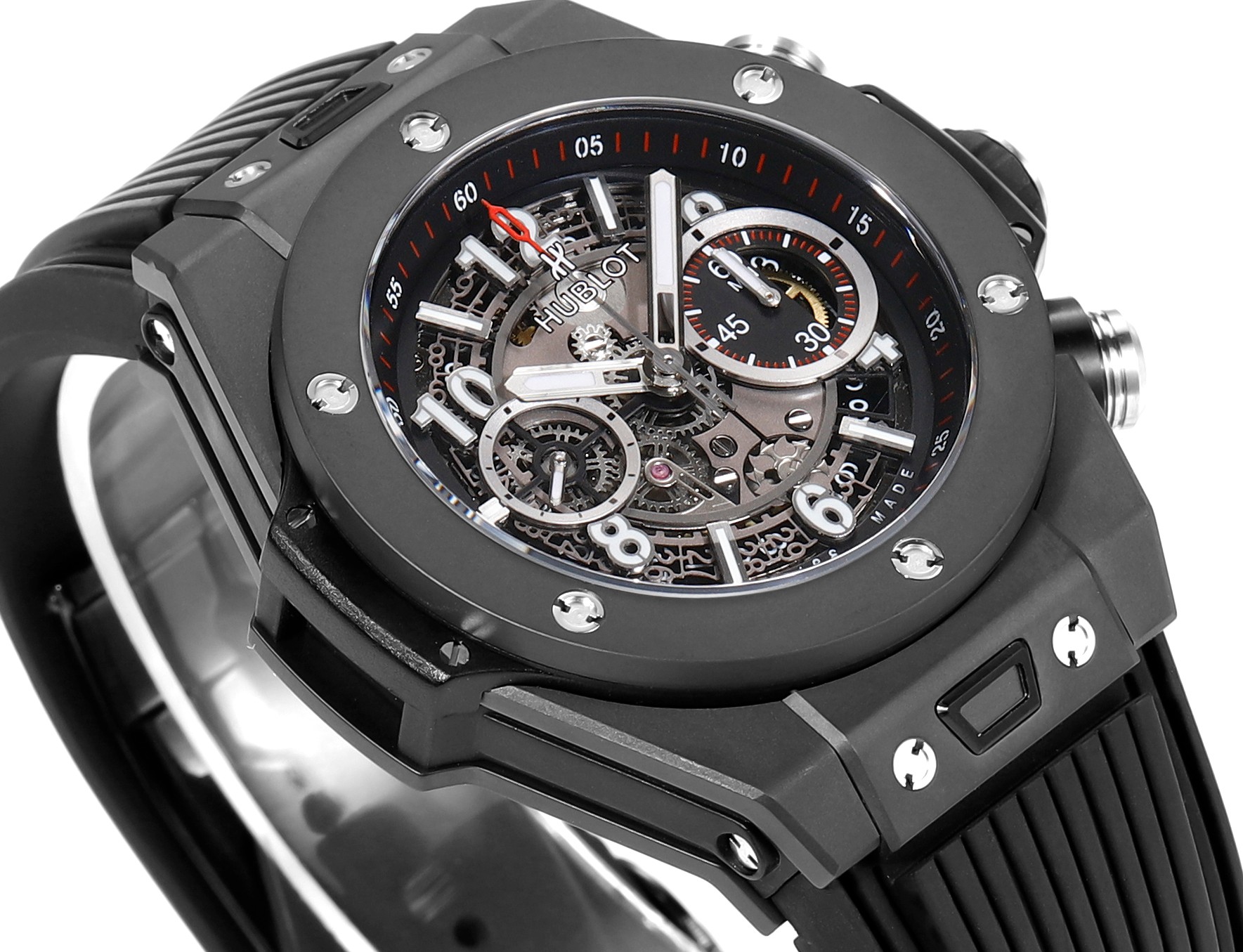 La P4600 en céramique colorée HUBLOT Hublot Hublot BIG BANG Unico Coloured Ceramic Une percée sans précédent dans l'artisanat de la céramique Quatre années de recherche et de développement ont permis de rompre avec le matériau céramique traditionnel, la nouvelle céramique colorée, qui est forgée à l'aide d'une technique sophistiquée combinant haute pression et chaleur sans qu'il soit nécessaire de cuire les pigments, ce nouveau matériau céramique se caractérise par sa haute densité et n'a jamais été utilisé dans l'industrie jusqu'à présent. Après quatre années de recherche et de développement, l'entreprise n'a pas ménagé ses efforts dans l'exploration du matériau et progresse sur la voie. Niveau du plafond Bienvenue à la dégustation du joueur !!!!