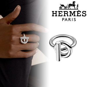 Anillos Hermes Clásico anillo de nariz de cerdo De gama alta, de alta calidad anillo de nariz de cerdo 💍 El más atractivo clásico anillo de nariz de cerdo 🐽 No es el tipo de cosas baratas en la calle, no importa el estilo, la textura, son absolutamente superior sentir Basta con echar un vistazo a la comprensión de oro blanco, oro rosa, modelos de auto-retención, super agradable 🌹size6789- réplica de bolsos de alta calidad