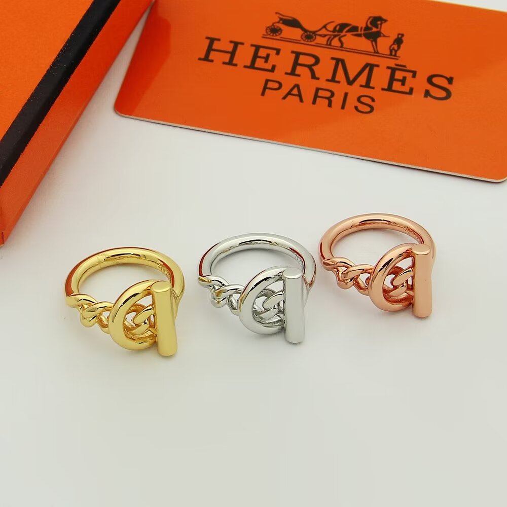 Hermes Rings Classic Twist Pig Nose Ring Haut de gamme et élégant Pig Nose Ring Le plus attrayant classique Pig Nose Ring n'est pas le genre de marchandises bon marché dans la rue, peu importe le style et la texture sont absolument au top, il suffit de regarder la compréhension de l'or blanc Rose Gold Self-retained models super nice size6789- high quality replica handbags