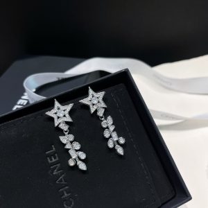 ¡P110 CHANEL meteorito pendientes de diamantes de cristal 💖 👍 logotipo original wordmark todo incrustaciones de diamantes Swarovski gigante de la industria pesada debe entrar en este cometa pendientes de llevar elegante temperamento diosa! ✨ estrella con los beneficios de los mismos modelos de fotografía física calidad magnífica latido del corazón de los profesionales prisa por bajar 👍- bolsos de alta imitación