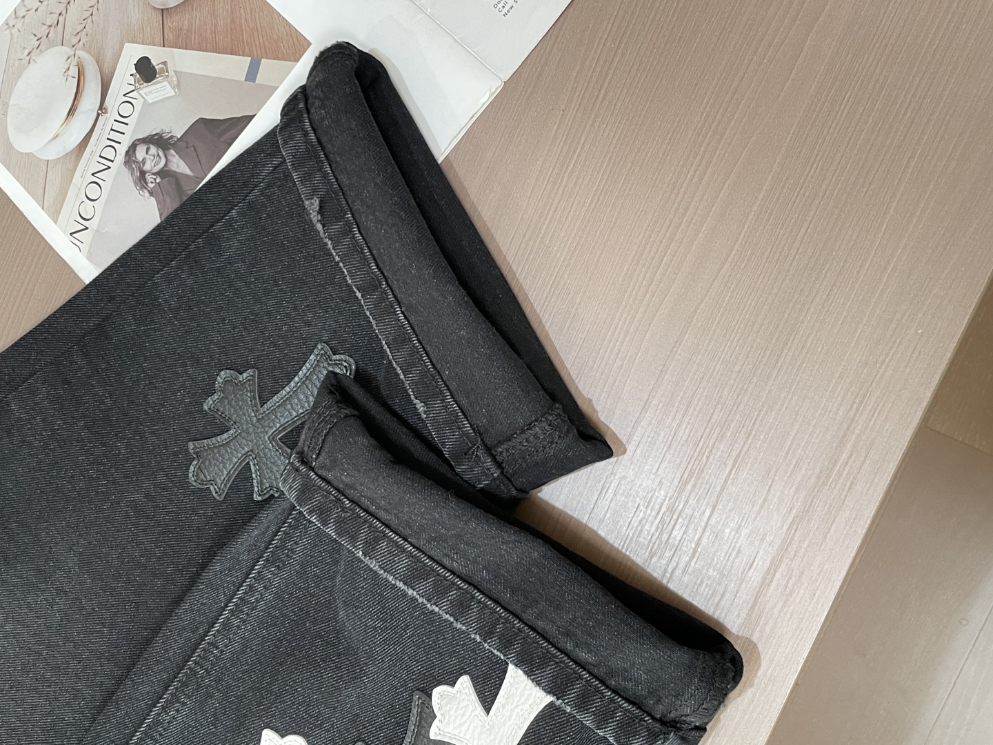 Foto [11] - Calça jeans cropped! Modelo super pesado adoro colecionar pro não perder a oportunidade! Tamanho S-XXXL🧲P660-Saco de alta costura!