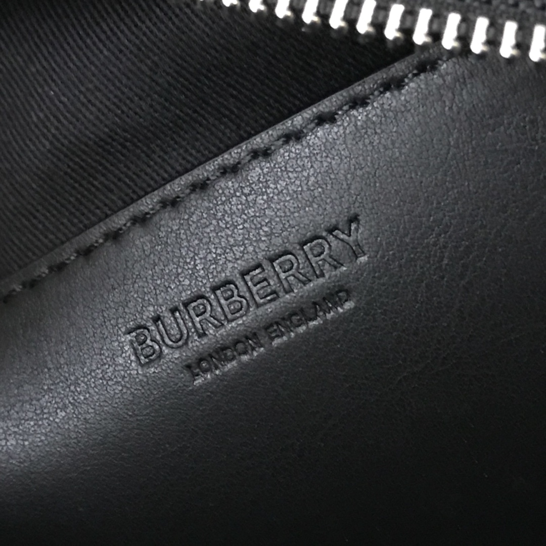 Burberry's compact slouchy backpack is cut from ECONYL® to embellish the brand's logo printAdjustable mesh nylon straps with jacquard worsted Burberry lettering logoECONYL® is a sustainable nylon fabric made from recycled fishing nets, fabric scraps and industrial plastics22.5 x 6.5 x 16cmAdjustable slouchy straps.3 card slots.1 zipper fastening. 1 zippered outside pocket; 1 outside slit pocket with magnetic snap closure. Zipper closure. Hand-painted edges. Glossy metal hardware p800