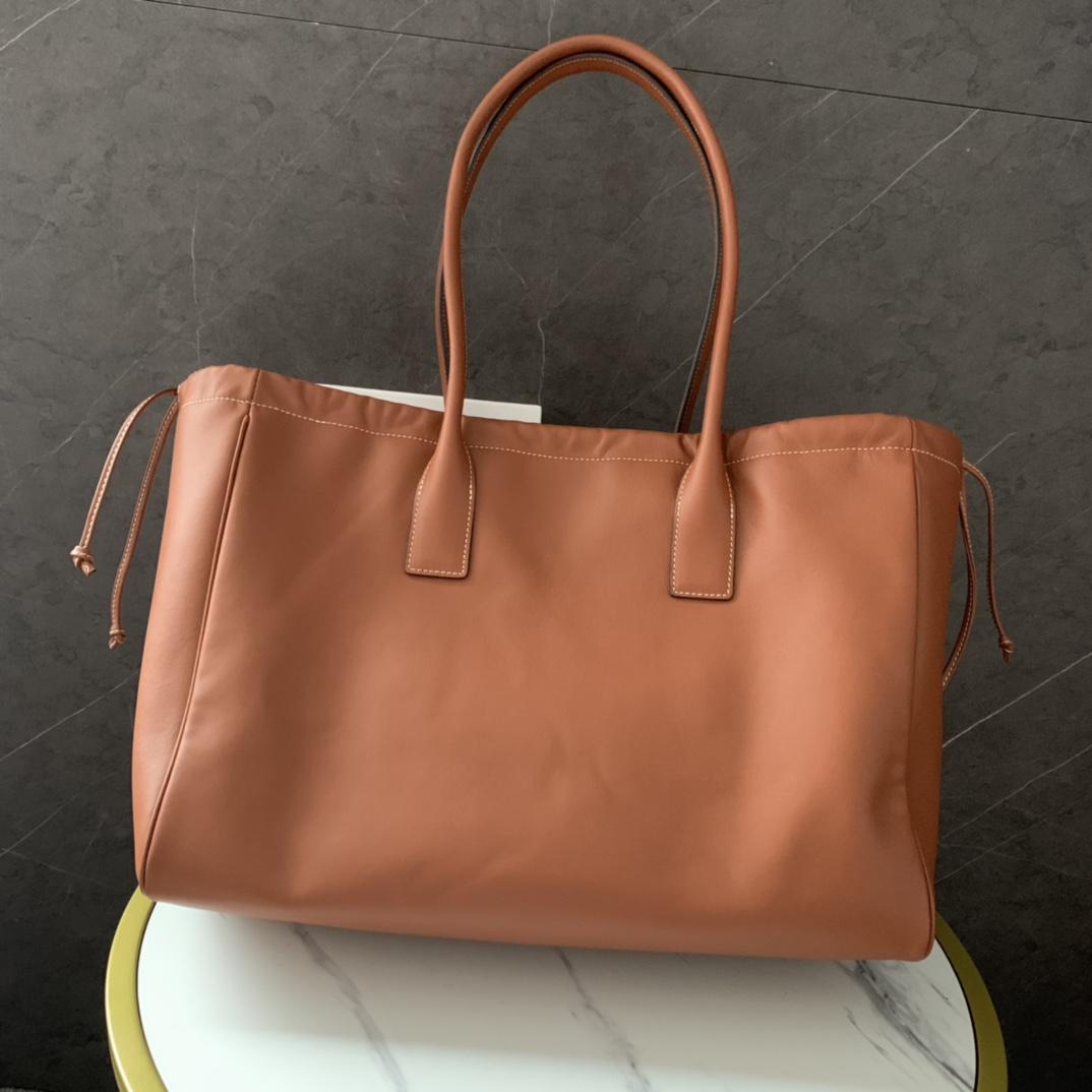 P2000CELINE novo saco de compras grande com cordão de couro macio ➕ logotipo do Arco do Triunfo em relevo Lazer e temperamento aura sobreposta a um senso casual de alta classe estilo discreto e generoso: modelos versáteis para trabalhadores de escritório viagens curtas em viagens de negócios são 🉑️ para fazer bolsa de múmia também pode ser Oh capacidade: laptop de grande capacidade pode facilmente colocar a excelente escolha da classe trabalhadora Oh! Modelo n.º: 199973 tamanho castanho: 44 X 28 X 18cm (esta secção é demasiado grande, não vem com a embalagem) - sacos de alta moda