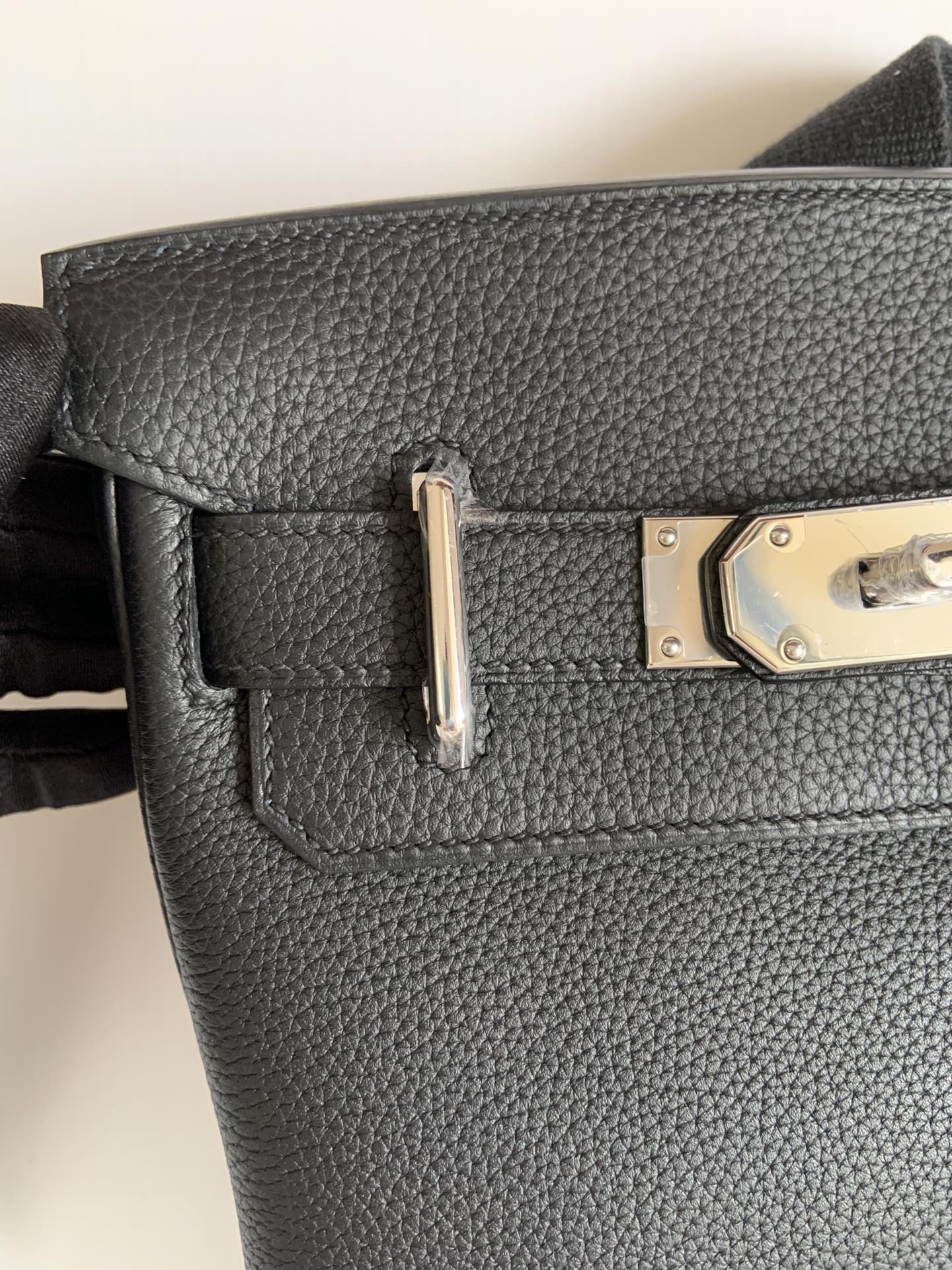 Hermes HAC A DOS Black Finally a bag in addition to bkc more durable bag men and women with the same models how to carry are good-looking capacity is also very large rest assured that the punch shoulder, chest bag shoulder strap thick freely adjustable ~ full marks - high quality replica handbags