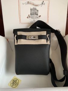 Hermes HAC A DOS Black Finally a bag in addition to bkc more durable bag men and women with the same models how to carry are good-looking capacity is also very large rest assured that the punch shoulder, chest bag shoulder strap thick freely adjustable ~ full marks - high quality replica handbags