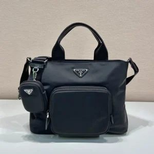 P900 Prada 1BG354 tote bag Esta sacola é feita de tecido de nylon importado design montado na boca do corpo grande frontal com uma alça de ombro longa destacável e ajustável alça de ombro favorita na bolsa pequena é muito perfeita 😍 camada de compartimento mais leve e prática como o bebê se apressar para obtê-lo L34xH24xB13cm- alta réplica sacos