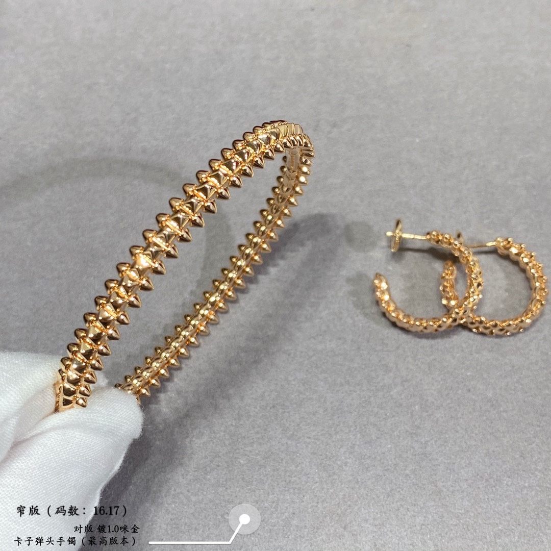 p480V chapado en oro de imitación de oro (versión estrecha del tamaño: 16,17) Cartier modelos de pareja CNC versión estrecha de la más popular de la pulsera bala 💋 💄 en ambos lados de las uñas pequeño sauce puede ser libre de oscilar muy personalizado uno de los clásicos atemporales en los últimos años es muy caliente de gama alta de material de micro-mosaico El mismo proceso, pero no el mismo precio Genuina textura de oro