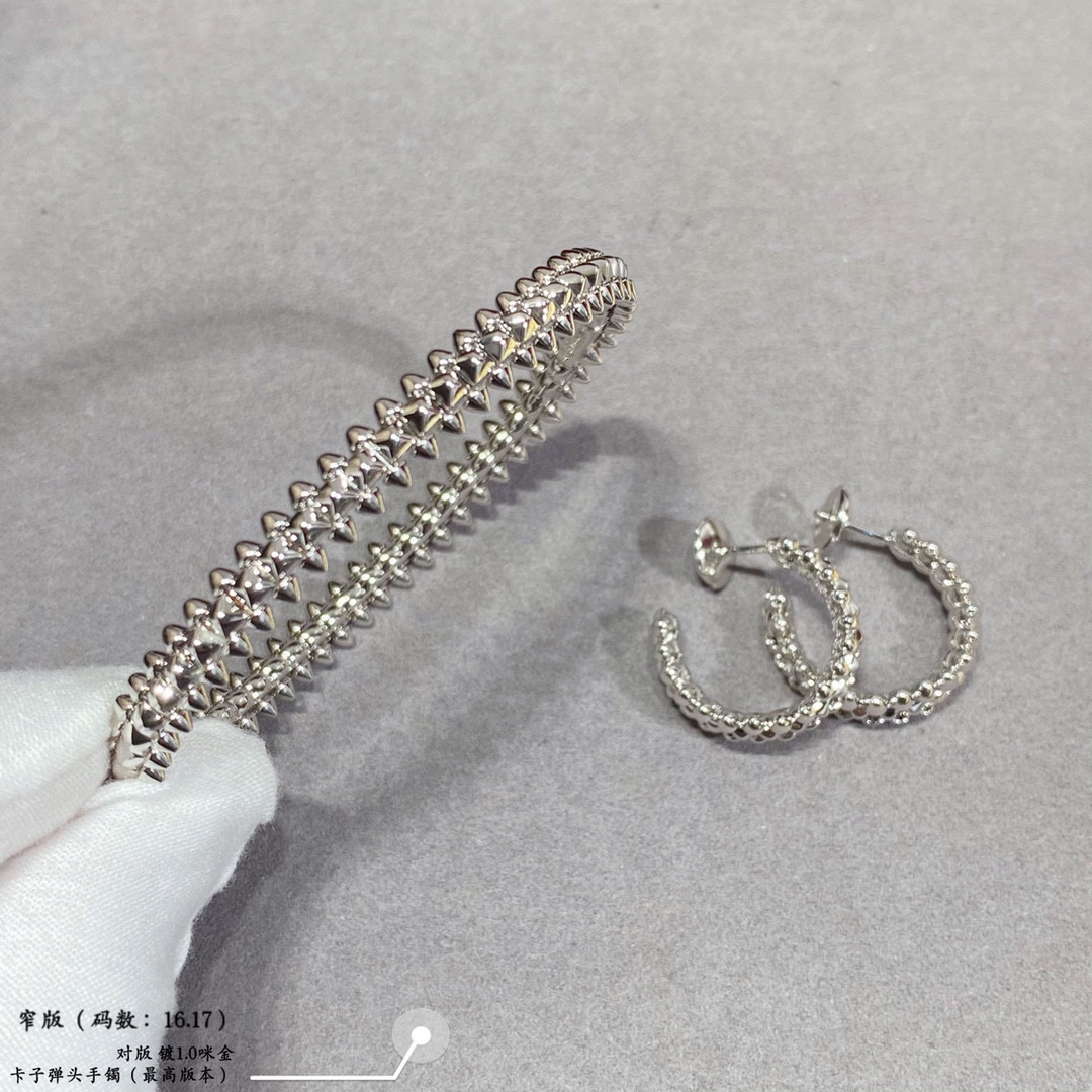 p480V chapado en oro de imitación de oro (versión estrecha del tamaño: 16,17) Cartier modelos de pareja CNC versión estrecha de la más popular de la pulsera bala 💋 💄 en ambos lados de las uñas pequeño sauce puede ser libre de oscilar muy personalizado uno de los clásicos atemporales en los últimos años es muy caliente de gama alta de material de micro-mosaico El mismo proceso, pero no el mismo precio Genuina textura de oro