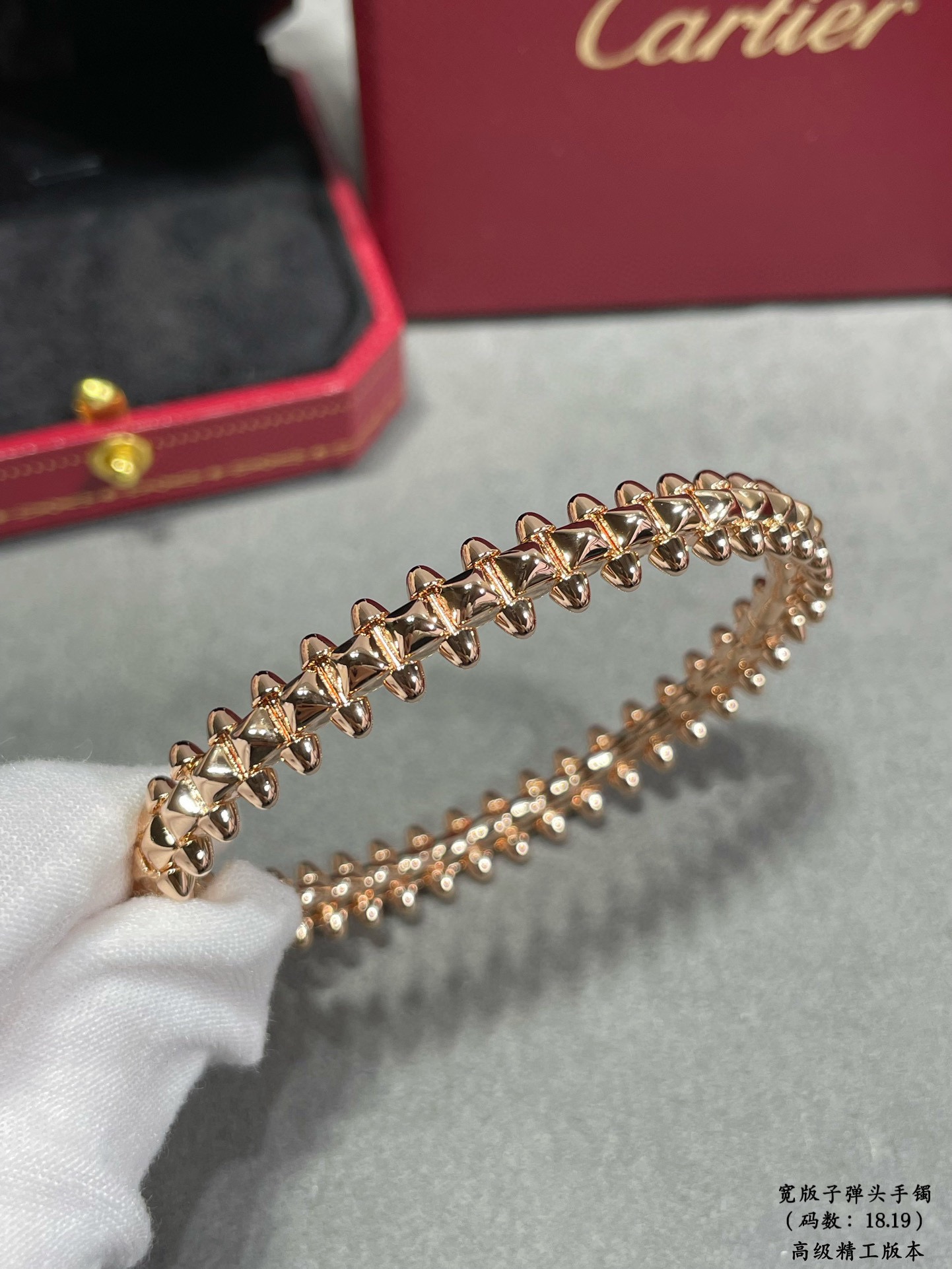 p560V chapado en oro de imitación de oro (versión amplia del tamaño: 18,19) Cartier modelos de pareja CNC versión amplia de la más popular de la pulsera bala 💋 💄 en ambos lados de las uñas pequeño sauce puede ser libre de oscilar muy personalizado uno de los clásicos atemporales en los últimos años es muy caliente Material de gama alta micro-mosaico El mismo proceso, pero no el mismo precio Textura de oro genuino