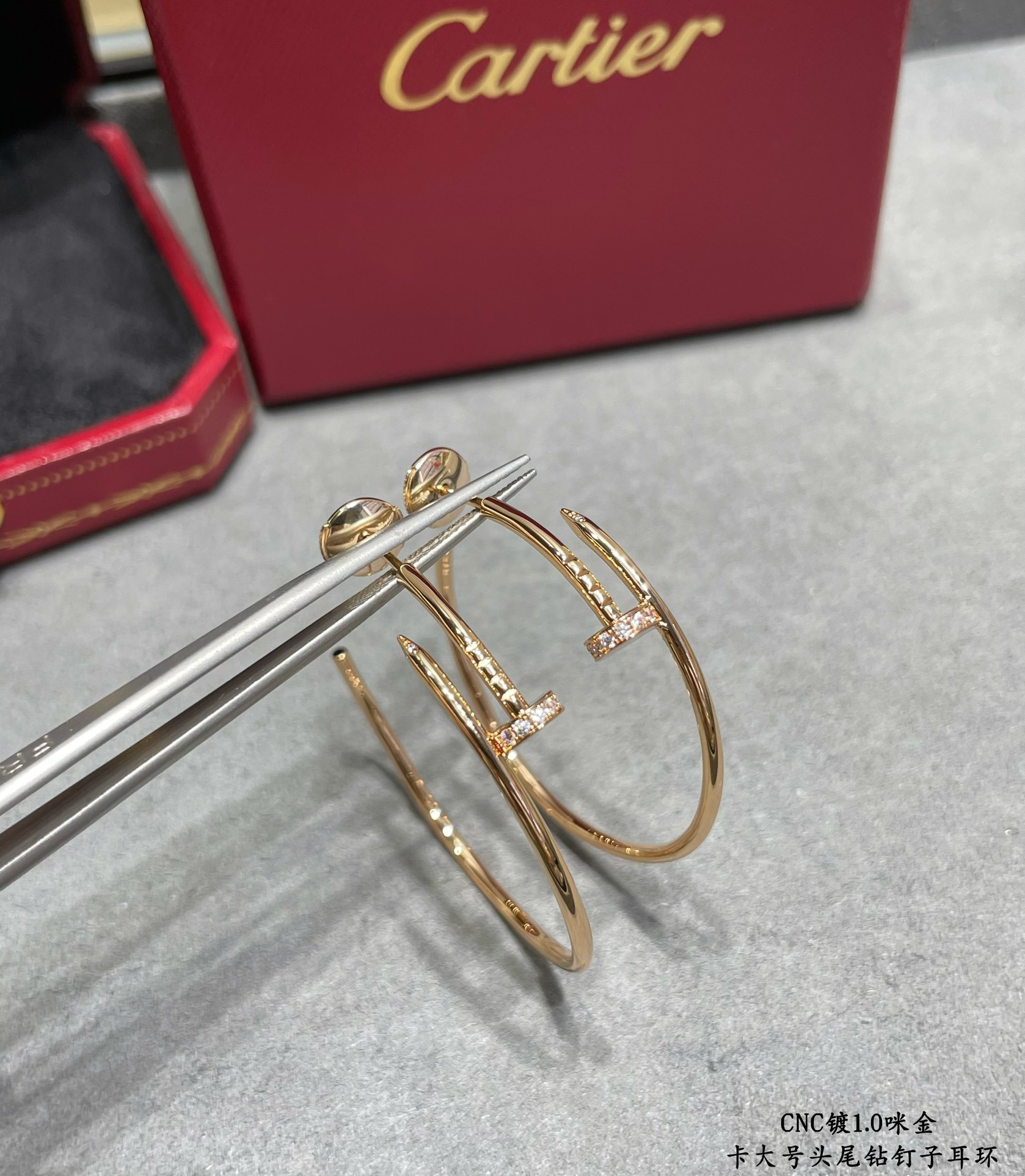 p240V oro Cartier CNC grandes aretes brillantes de acuerdo con las mercancías de oro de 18 quilates reales para crear micro-engaste proceso de mecanografía de pedidos extranjeros para ver los detalles de la mano de obra muy bien puestos juntos Exclusivo 😘😘😘😘 matar el mercado toda la versión ✨ partido atmosférica ✨✨✨✨ oro blanco oro rosa oro amarillo