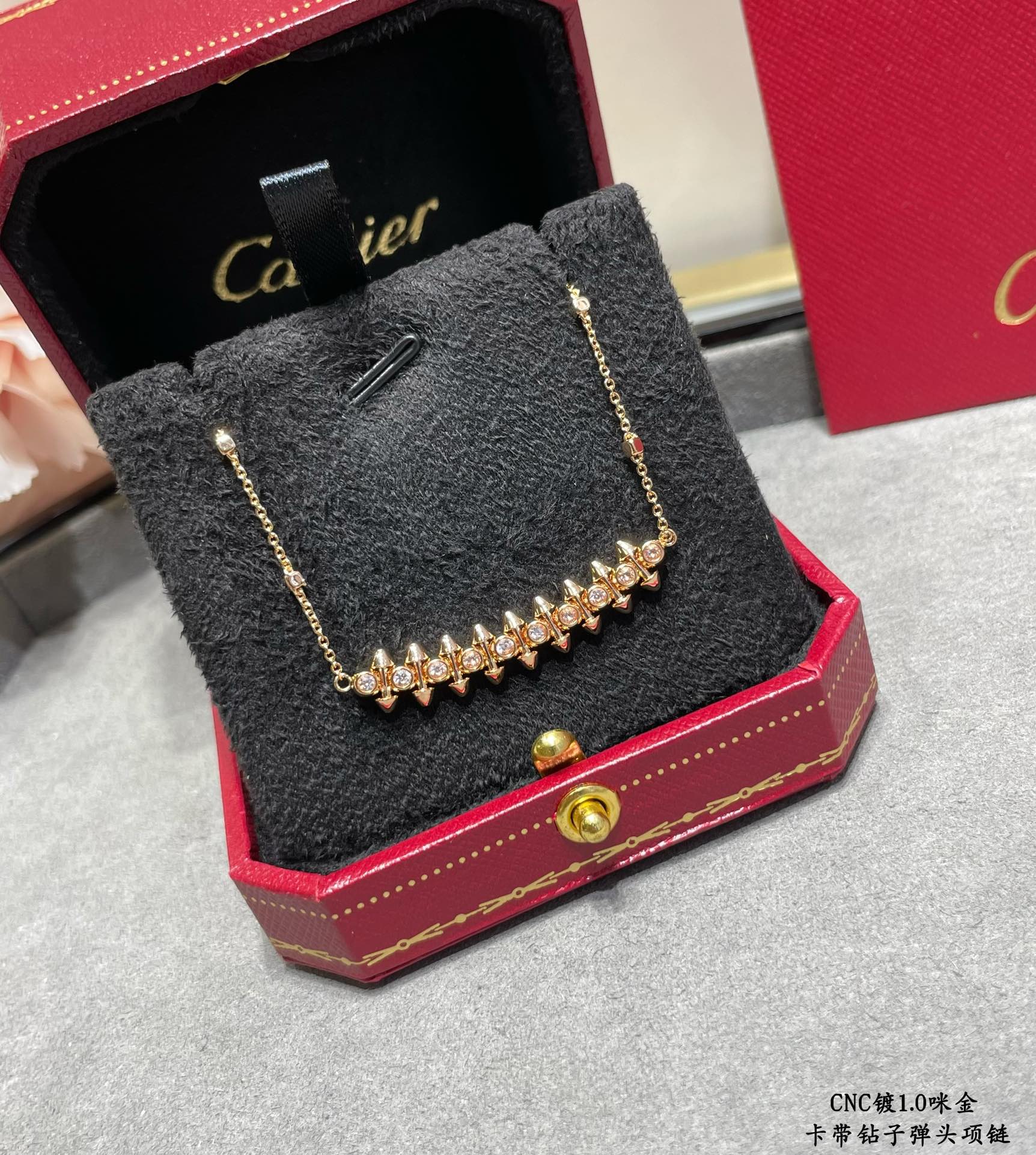 Imagem [3]-p270V imitação de ouro banhado a ouro Cartier CNC colar de bala com diamantes 💋💄 Ambos os lados do pequeno prego de salgueiro podem ser livres para balançar muito personalizado um clássico intemporal nos últimos anos é muito quente Material de micro-configuração de alta qualidade O mesmo artesanato não é o mesmo preço Bolsas de réplica de textura de ouro genuíno