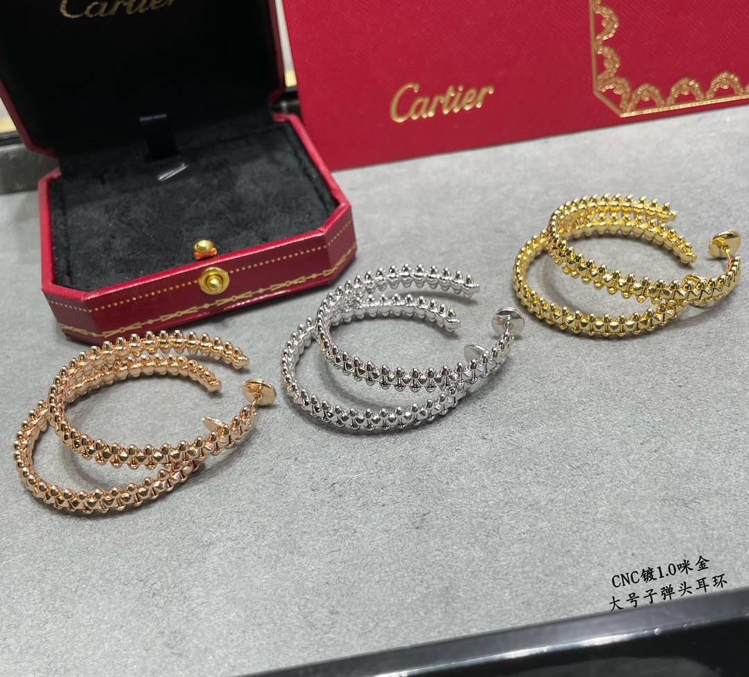 p340V imitação de ouro banhado a ouro Cartier CNC brincos de bala grandes com os fones de ouvido de disco voador originais 💋💄 em ambos os lados dos pequenos pregos podem ser livres para balançar muito personalizado um clássico atemporal nos últimos anos é muito quente Material de micro-configuração de ponta O mesmo artesanato, não o mesmo preço Textura de ouro genuíno