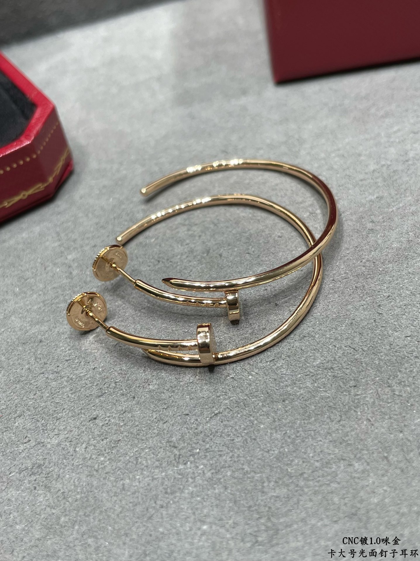 p240V oro Cartier CNC grandes aretes brillantes de acuerdo con las mercancías de oro de 18 quilates reales para crear micro-engaste proceso de mecanografía de pedidos extranjeros para ver los detalles de la mano de obra muy bien puestos juntos Exclusivo 😘😘😘😘 matar el mercado toda la versión ✨ partido atmosférica ✨✨✨✨ oro blanco oro rosa oro amarillo