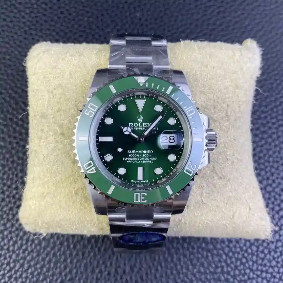 Rolex 116610 LN Classic Preto Aqua Ghost Verde Aqua Ghost 40 mm 1: equipado com movimento estável Danton 3135 2: todo o relógio 904L aço / com cinto de aço de fábrica ar 3: mostrador usando o mercado exclusivo "tampa de panela lettering" sem design de pé de rosto ps: há um pé de rosto do custo é muito menor 4: todo o mercado a única fonte de calendário na placa Acompanhamento 1- 31 por comparação de autenticidade de fonte 5: o único a mãos luminescência / luminescência de unha de palavra para fazer a mesma cor porque o processamento de fábrica de terceiros + compra de luminescência suíça c1 + c3 6: luminescência de unha de palavra para fazer a mesma cor N.º 31, um por um, comparação da autenticidade da fonte 5: o único a fazer luminescência de ponteiro / luminescência de prego de palavra para fazer a mesma cor porque são processamento de fábrica de terceiros + pó luminescente suíço c1 + c3 comprado 6: revestimento de platina ip de prego de palavra 7: anel verde de cerâmica usando a versão exclusiva do anel verde limpo v4 da cor é infinitamente próximo dos acessórios originais de cerâmica limpa Escusado será dizer que um símbolo de alta qualidade / Cuidado com o anel limpo falso Observe que a distinção entre o 8: Quente Como as contas luminosas de jade não morrem anel de cerâmica branca limpa + contas luminosas réplica perfeita Embora o estilo limpo não seja muito, mas quase todos os modelos são boutique Resolva completamente a maioria dos pontos de dor fantasma da água do mundo apenas para os últimos sacos de réplicas limpas-submariner-high