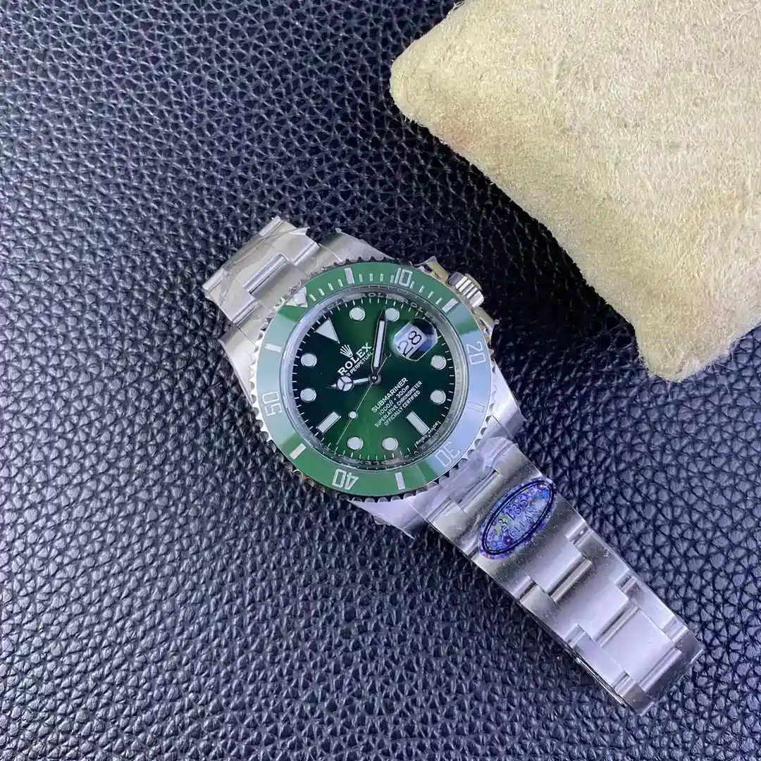 Imagem[9]-Rolex 116610 LN Classic Preto Aqua Ghost Verde Aqua Ghost 40 mm1:equipado com movimento estável Danton 3135 2:Todo o relógio 904L aço / com um cinto de aço de fábrica 3:Mostrador usando o mercado exclusivo "tampa de panela literal" sem design de pé de rosto ps: o custo do pé é muito menor 4:O mercado apenas fonte de calendário Para a versão do seguimento 1-31 por comparação da autenticidade do tipo de letra 5: o único a fazer luminescência de ponteiro / luminescência de prego de palavra para fazer a mesma cor porque são processamento de fábrica de terceiros + pó luminescente suíço c1 + c3 comprado 6: revestimento de platina ip de prego de palavra 7: anel verde de cerâmica usando a versão exclusiva do anel verde limpo v4 da cor é infinitamente próximo dos acessórios de cerâmica limpa originais não precisa ser repetido símbolo de alta qualidade / Cuidado com o anel limpo falso Nota Diferença 8: contas luminosas quentes como jade não morto círculo de cerâmica limpa branca + contas luminosas réplica perfeita Embora o estilo limpo não seja muito, mas quase todos os modelos são boutique Completamente resolvido a maioria dos pontos de dor de fantasmas de água do mundo apenas para os últimos sacos de alta moda limpos-submariner