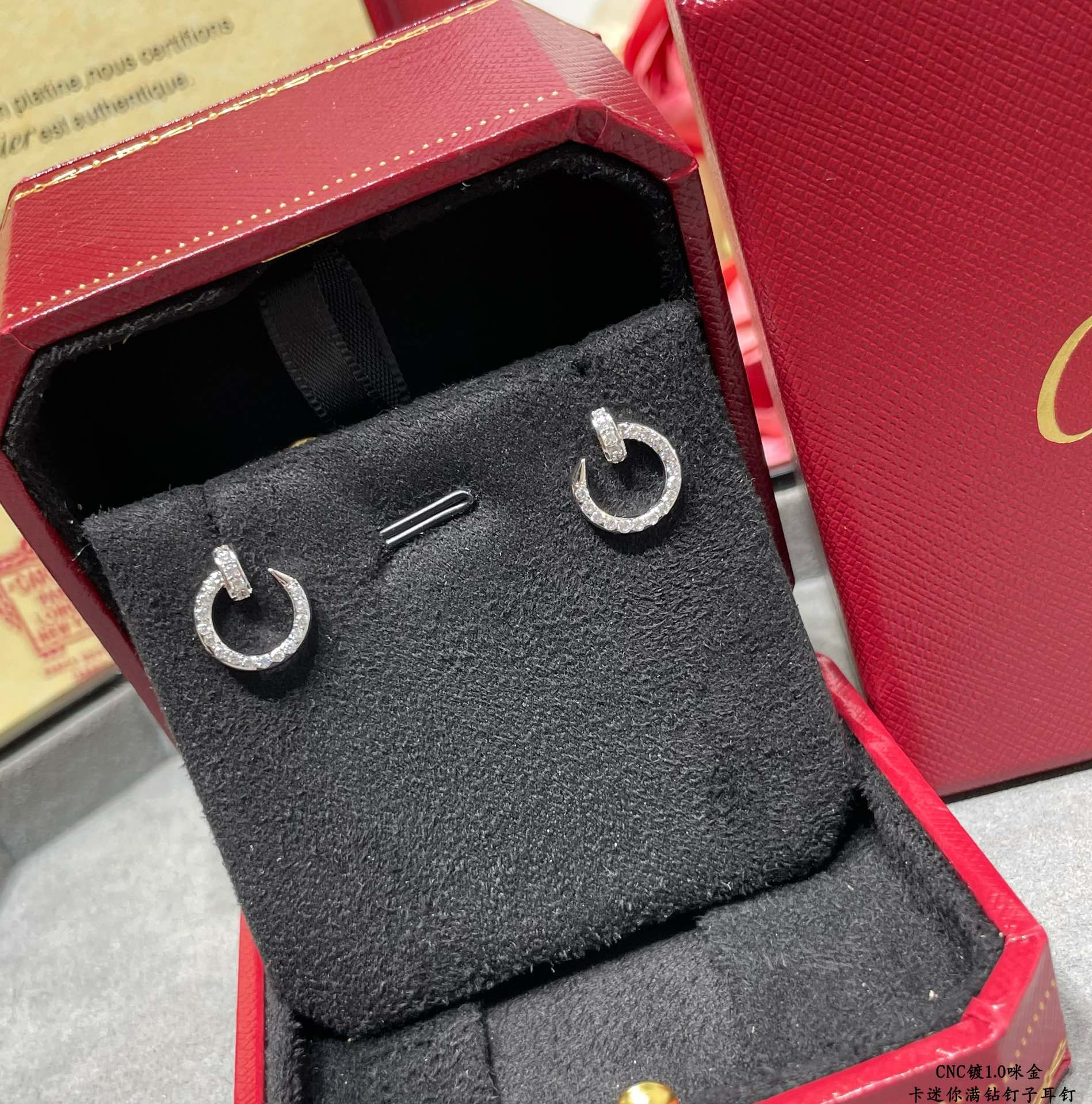 Picture [7]-p150 V gold material Cartier mini full diamond stud earrings in accordance with the 18K real gold goods to build micro-setting process typing foreign orders to see the details of the workmanship is very well put together Exclusive 😘😘😘 seconds to kill all versions of the market ✨ atmospheric hundred ✨✨✨✨✨✨✨✨✨✨✨ - high imitation bags