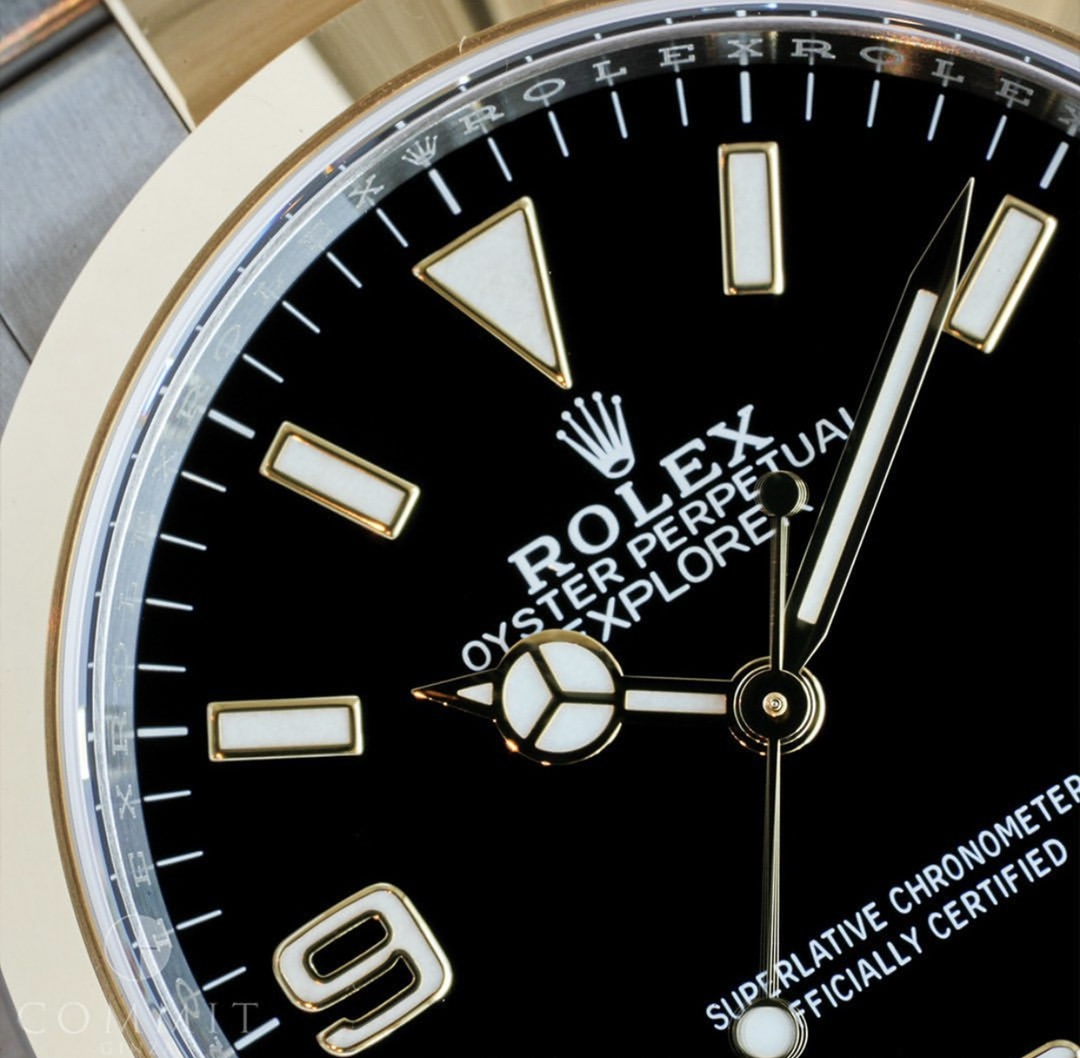 图片[5]-P2400 劳力士 ROLEX 探险家系列 🎮XF3 
间金款探险家 
天花板级别瑞机版本
2836改3230印字版本 
金色36mm白钢36mm40 mm尺寸可选  探险家的诗意时光——新品探险家入门版手表

在时间的绵延里新品探险家入门版手表是探求未知的诗意和力量的象征其不锈钢的身躯诉说着岁月的坚韧与经典直径36毫米的尺寸海鸥2836机芯为中小手腕的男士与女士提供了如诗如画的佩戴体验

蓝宝石表镜如湖水般清澈闪烁着阳光下的千变万化与瑞士冰蓝夜光共同守护着时间的清晰与精准每一个镀白金的超立体字钉都像是星辰点缀在深邃的黑色搪瓷表盘上诉说着夜空下的宁静与遥远六点位置的新版字面logo 全身无暇对接原版！🎮

价格的经济让这款手表成为了原有款式的完美替代它不仅是通勤途中的信赖伙伴更是日常生活中的优雅诗行每一天的佩戴都是对美好生活的向往与期许是对探险精神的赞美与传承

新品探险家入门版手表不仅仅是时间的记录者更是生活的诗人它邀请您在每一个平凡而又不平凡的日子里感受时间的流转与生活的美好认准表扣的编码5ZS 🎮S1精致推荐男士机械腕表-高仿包包