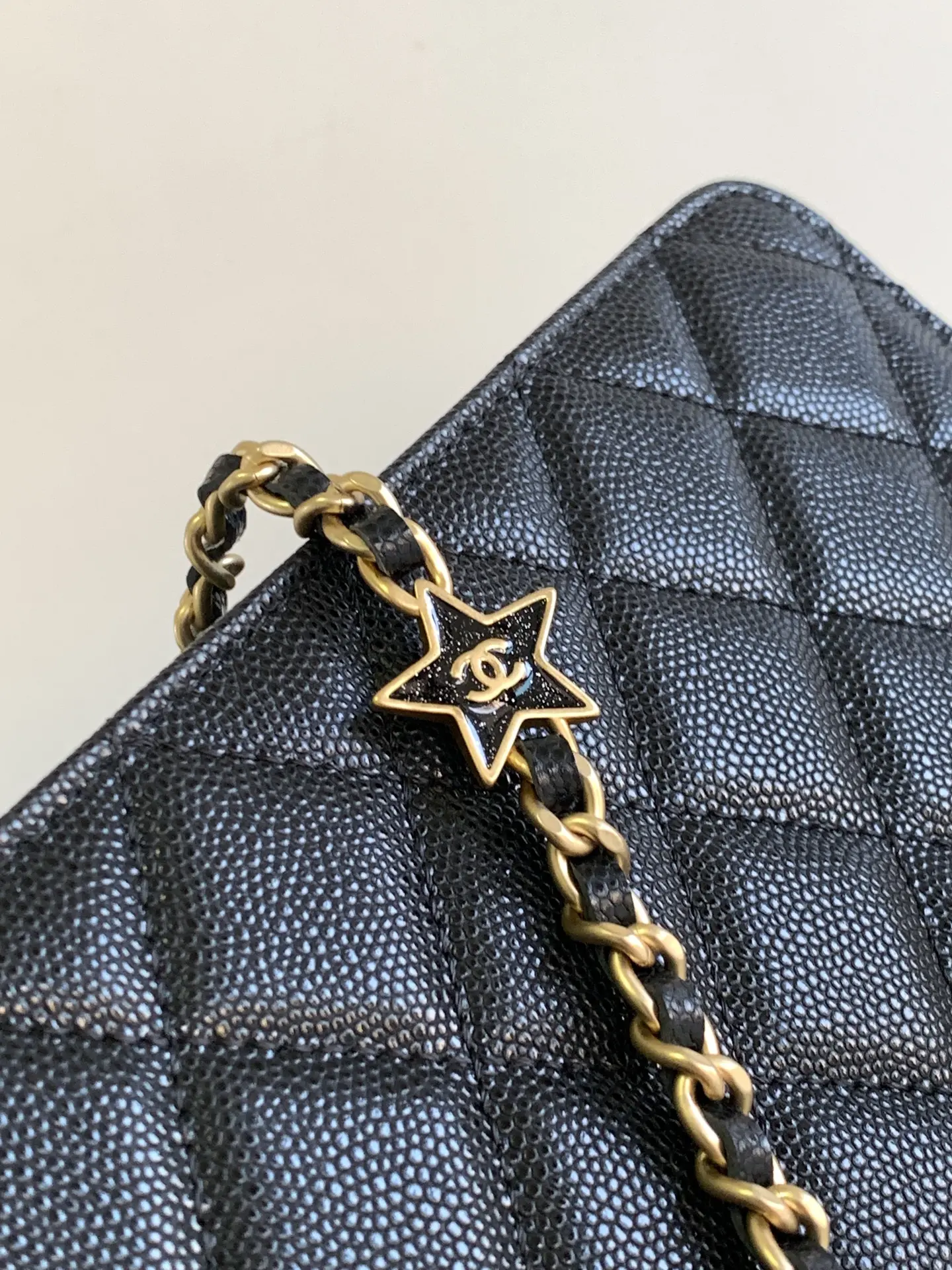 Pictures [6]-Chanel Chanel NEW24C Spring/Summer Vacation 00 TD | Today's portion of fragrant grandmother! Baguette bag, black caviar cowhide material, new hanging jewelry really super good-looking good good good fairy ah-high replica bags