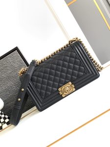 Chanel caviar antigo latão fivela de ouro Leboy clássico concentrar fogo em toda a rede também amor ♥ 𝙲𝚑𝚊𝚗𝚎𝟷 𝚕 𝚊𝚗𝚔𝚢 a magia de 〰️ versátil e não vulgar Gostaria de selar este 𝙻𝚎𝚋 𝚘𝚢 para God〰️ hardware: latão antigo ouro couro: caviar cowhide tamanho 25cm-alto réplica sacos