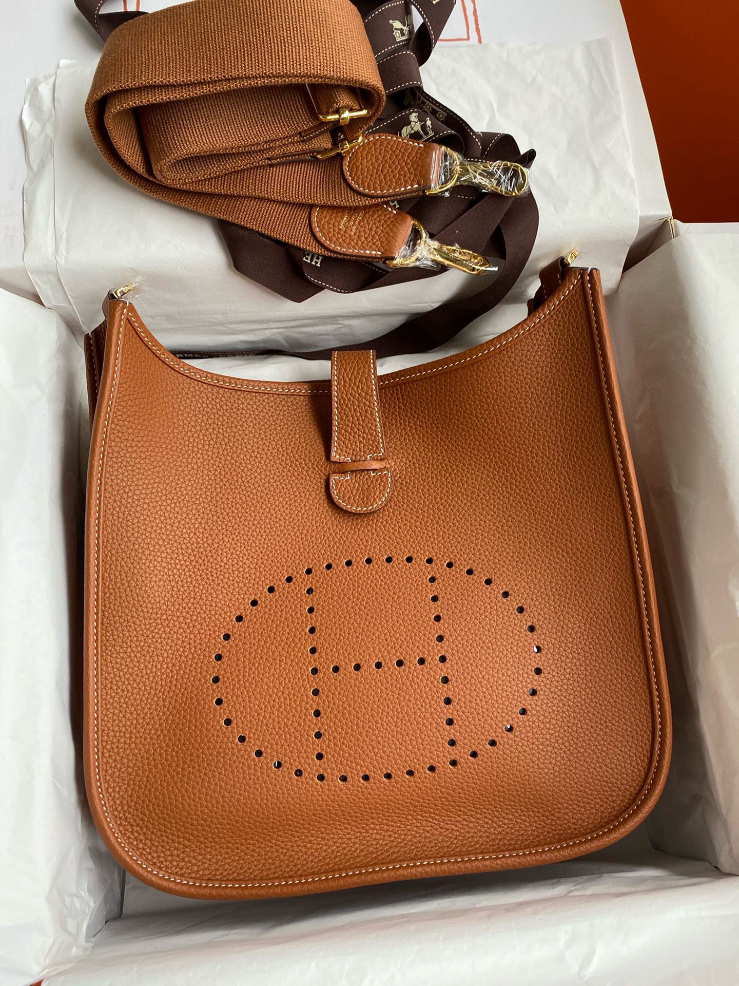 Hermes Evelyn Evelyn 28cm Importado TC Piel Marrón Dorado Hebilla Dorada Encerado Línea Alta Falsos Bolsos