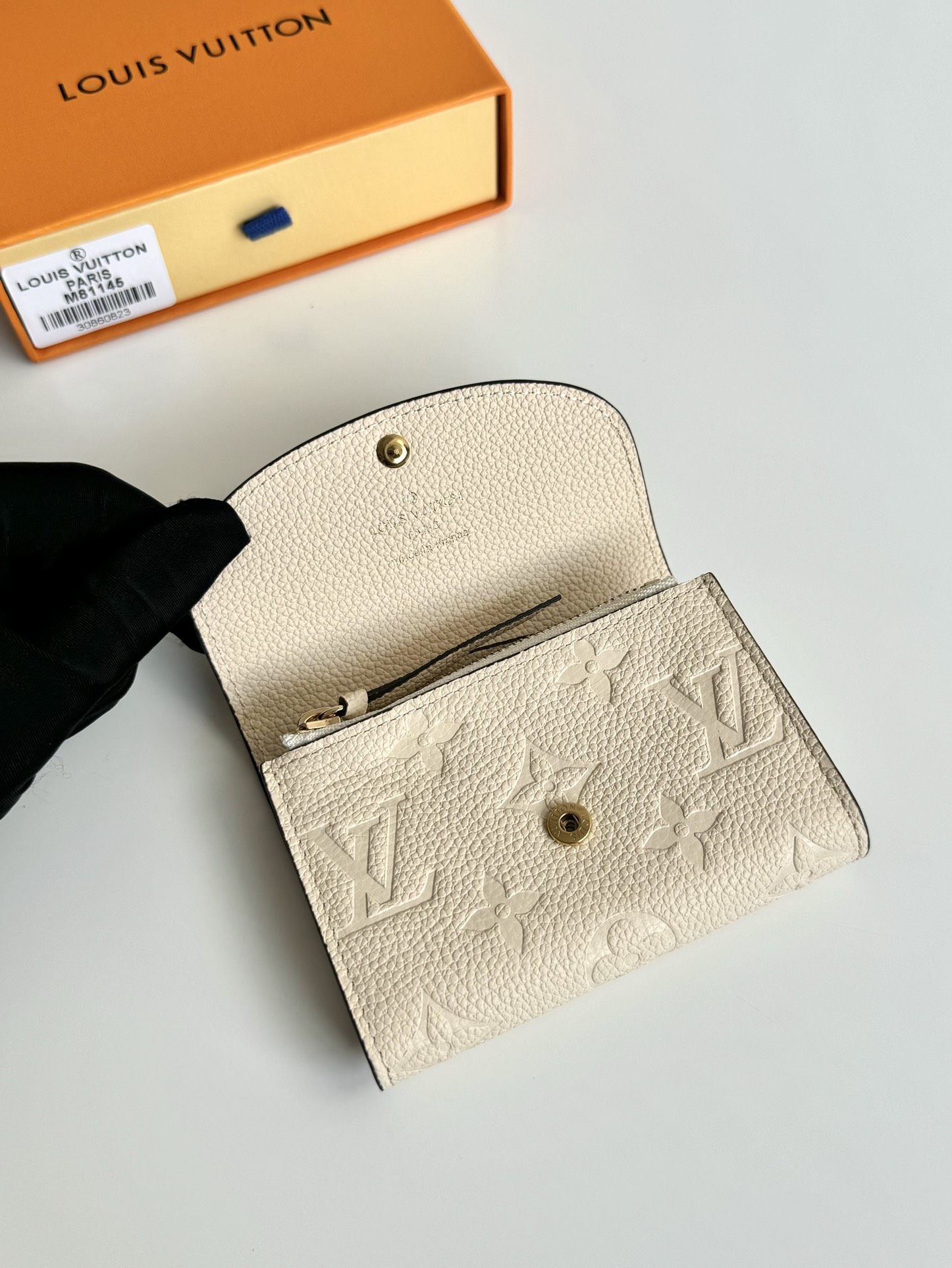 Image [6]-P360 M81145 Women's Coin Purse Card Bag Small but extremely practical This colorful envelope coin purse is the perfect companion for modern women's urban life with a small size and easy to put into a bag or even a coat pocket Size: 11 x 8cm-High-fashion Bag