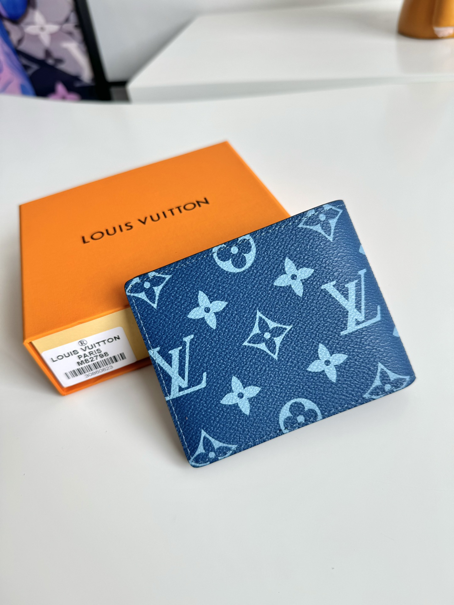 Image [2]-P400 M82798 Ce portefeuille Slender est fabriqué en toile Monclerogram avec un motif Monclerogram de différentes couleurs à l'intérieur et le logo Louis Vuitton sur la face avant. Le compartiment à cartes et le compartiment à billets offrent beaucoup d'espace Taille : 11×8.5×2cm-Sacs de haute qualité