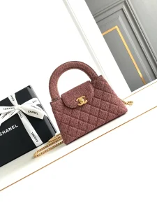 Chanel 24A kelly marrón-rojo realmente lindo para mí el más popular esta temporada, otro ciclo de la moda retro de la bolsa de 1997 Kelly está de vuelta otra vez esta vez con la adición de una cadena retro impregnado de un sentido de la moda, el rey de la bomba es el rey de la bomba de mano inclinada cross-cuerpo todo puede ser muy ligero sabor retro rico este sentimiento justo se puede decir que es el "rey de la bolsa de 23k " merecidamente gran tamaño no es muy grande ~ puede poner iphone pro no puede poner max un poco reacio oh ~ delicado y no tan residuos capacidad interior también es suficiente para todos los días cuanto más se mira más sabor no puede resistir el corazón de la chica dos tamaños del grado de agrado * (19 * 13 * 7cm)-bolsos de alta calidad