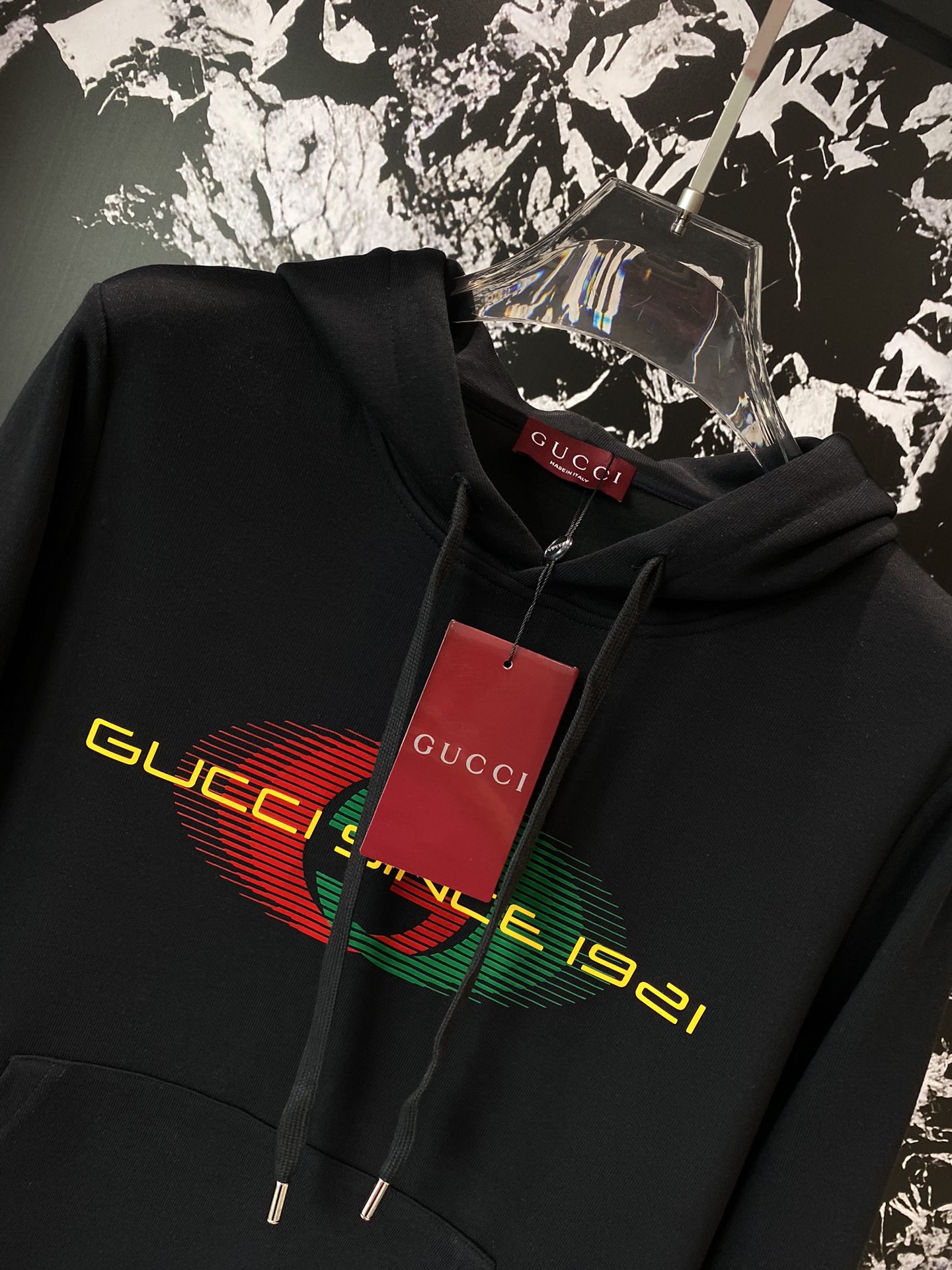 Gucci 2024ss outono e inverno mais contador com o primeiro! Camisola casual de moda topo de gama de tipo super genuíno no corpo torna-se imediatamente Oba! Processo de alfaiataria tridimensional simples e elegante produção OEM única Excelente efeito no corpo para mostrar temperamento de confiança; todas as subtilezas para mostrar a qualidade perfeita do peito do logotipo clássico simboliza a mais alta qualidade da marca para ter é o início de outro código de moda M-3XL🅿️500-fábrica de imitação alta