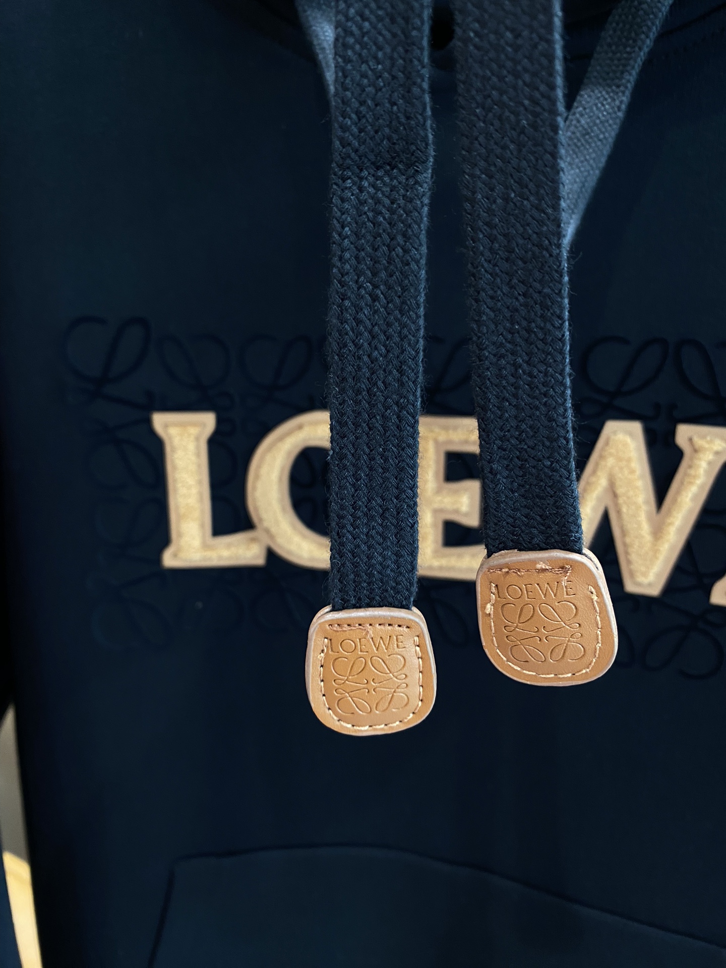 Loewe (name)2024 Fall Classic Hooded Sweatshirt Customized Double Yarn Tight Cotton Sweatshirt Fabric Gram weight 420 grams fried chicken versatile all kinds of hipsters drunk love men and women can wear Casual with the effect are awesome! Comfortable Size:M-3XL🅿️500