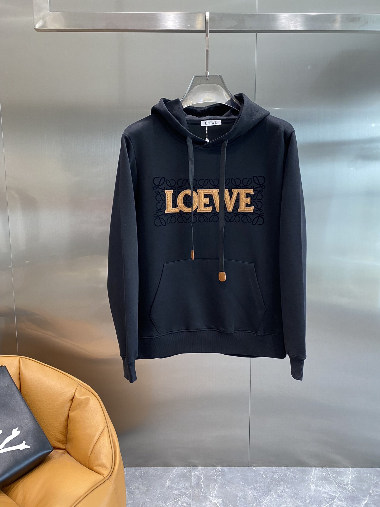 Loewe (name)2024 Fall Classic Hooded Sweatshirt Customized Double Yarn Tight Cotton Sweatshirt Fabric Gram weight 420 grams fried chicken versatile all kinds of hipsters drunk love men and women can wear Casual with the effect are awesome! Comfortable Size:M-3XL🅿️500