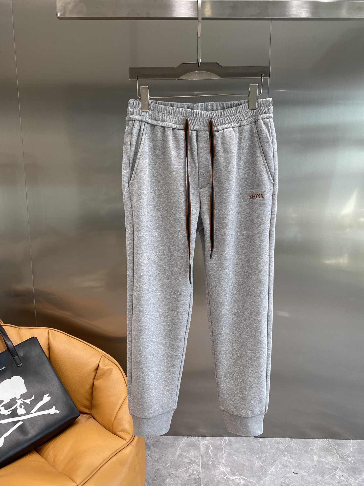 Zegna 2024 fall and winter casual pants! The official website synchronization sale brand classic LOGO casual pants customized fabric comfort is excellent hand touch: Lie Office recognition degree is very high perfect quality craft padded models Size M-3 XL 🅿️520 - high imitation factory