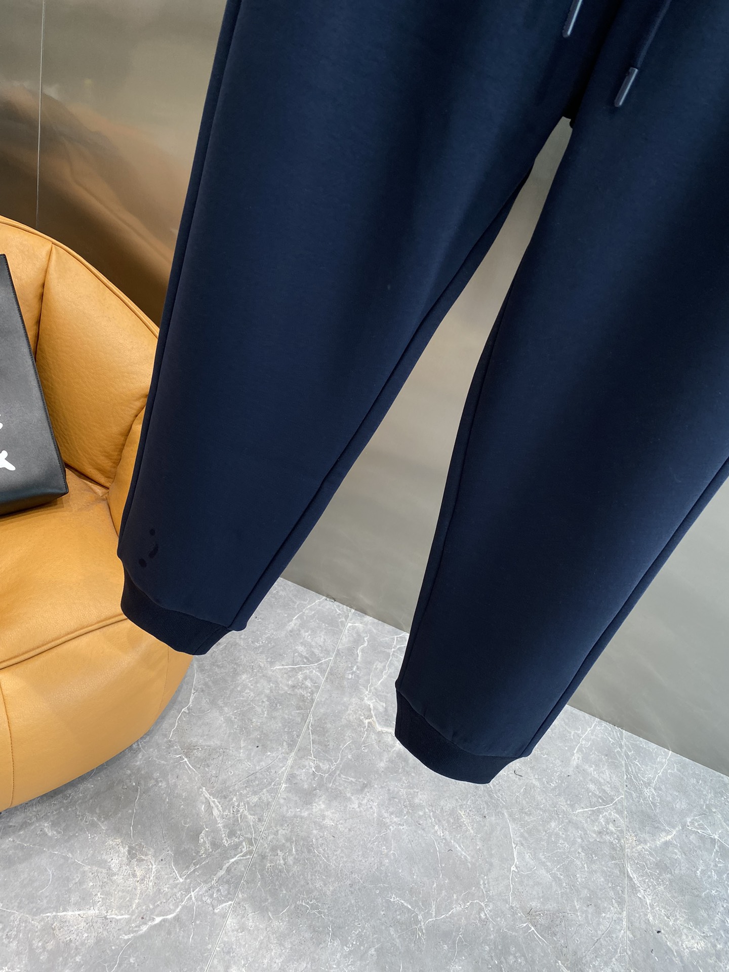 ¡Fendi 2024 otoño e invierno pantalones casuales! El sitio web oficial de venta sincrónica marca clásica LOGO pantalones casuales tela personalizada comodidad es extremadamente buena tacto de la mano: Lie Oficina grado de reconocimiento es muy alta artesanía perfecta calidad modelos acolchados Tamaño M-3 XL 🅿️520 - fábrica de alta imitación