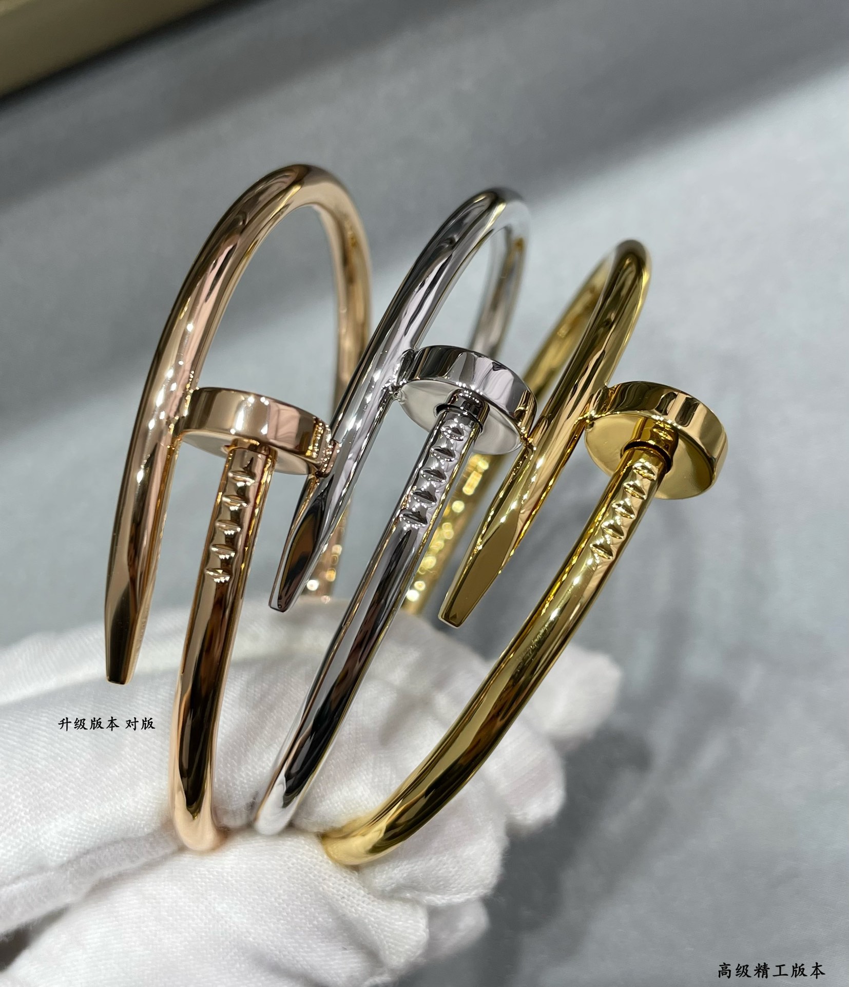 Imagem [3]-V ouro banhado a ouro mickey gold 16-17 jardas p33018-19 jardas 185DB impressão de letras original Cartier pulseira cravejada brilhante áspera 😘😘😘💗🎁💎 Cartier Cartier Juste un Clou pulseira cravejada Trabalho clássico Três cores completas Presente de casal bom (vamos cravejar juntos) - Bolsas de alta moda