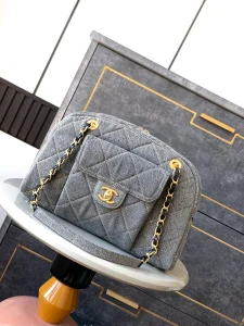 Chanel pequeña bolsa de bolos Maxi bolsa de bolos peso es muy ligero capacidad es realmente grande incluso se puede utilizar como una bolsa de viaje plana tazas de agua chaqueta y así sucesivamente es completamente ningún problema es muy práctico un Tamaño: 34x24x11cm-alta bolsas de imitación