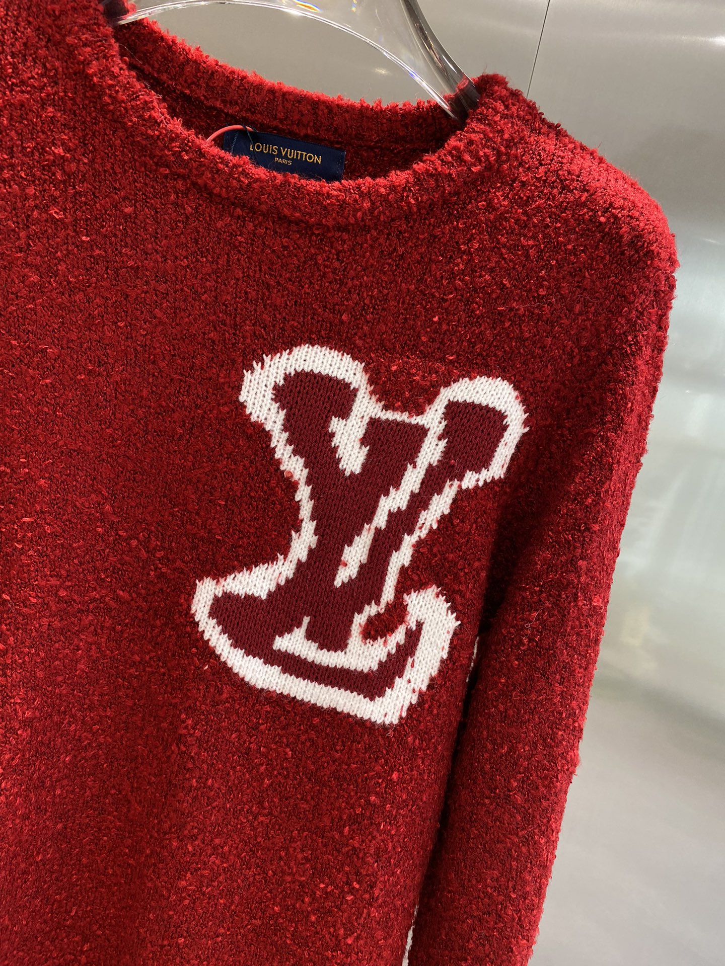 "𝙉𝙚𝙬🤍🖤LV".2023 outono e inverno novo jumper moda casual gola redonda desgaste bottoming modelos essenciais lã importada misturada lã calor é muito forte não irrita a pele pode ser usado perto de todo o corpo bordado personalidade e jogo de moda é a fusão de design e material simples estilo europeu com lã importada tecido de malha outono e inverno único desgaste bottoming deuses! Tamanho unissexo: S- XXL🅿️500