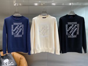 LV 2024ss Otoño/Invierno Mezcla de lana Cuello redondo Suéter de manga larga Suéter de lana Camisa de fondo ¡Versión de alta gama! ¡Tejidos a medida Contador Transpirable y cómodo con detalles impecables Elementos de marca conceptos de diseño que reflejan la alta calidad Fina y suave sensación de la mano! Presentado sastrería casual en la forma del cuerpo impresionante F! Tamaño: S- XXL🅿️520-alta moda bolsas